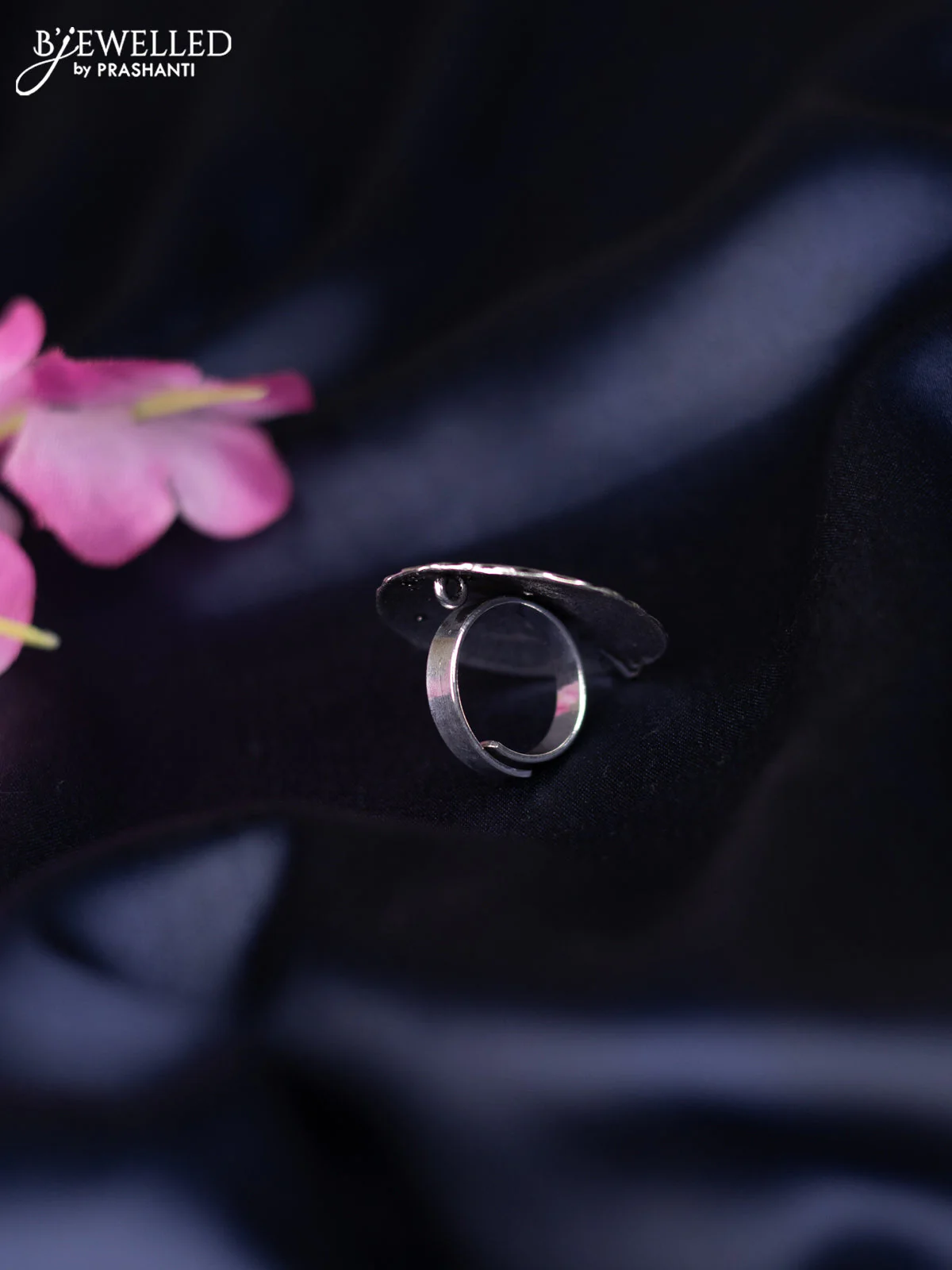 Oxidised ring with simple design - Image 2