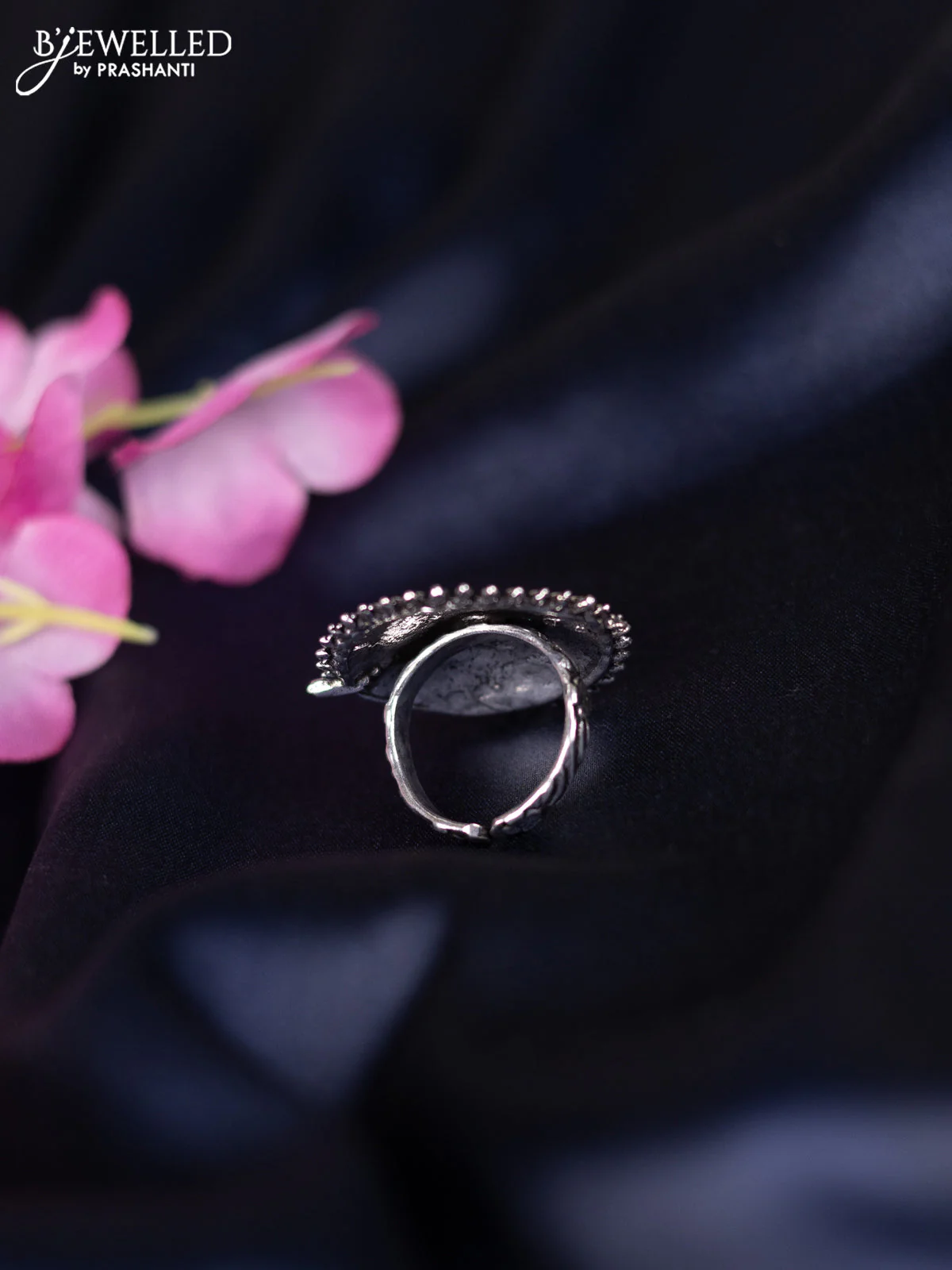 Oxidised ring with simple design - Image 2