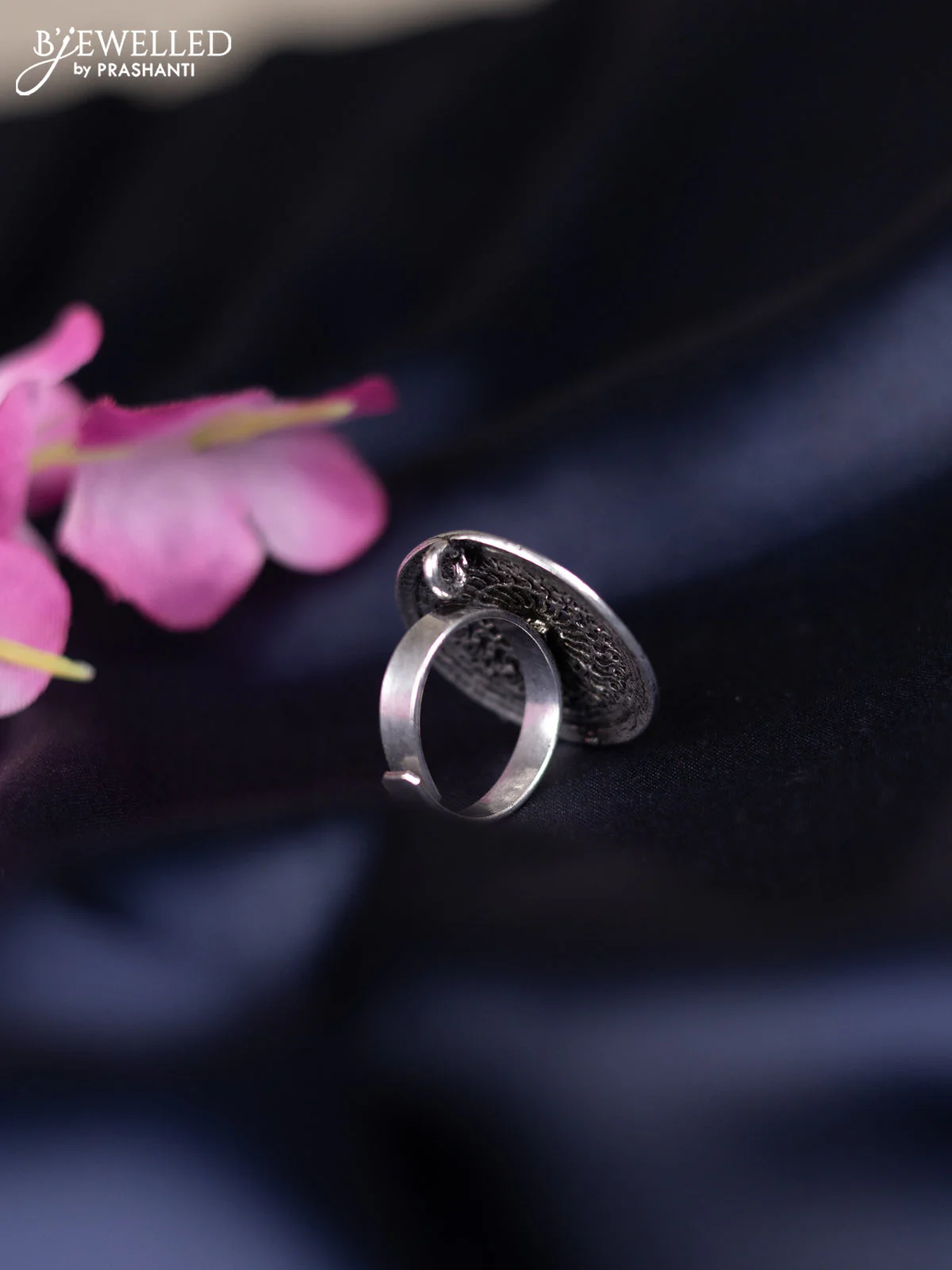 Oxidised ring with simple design - Image 2