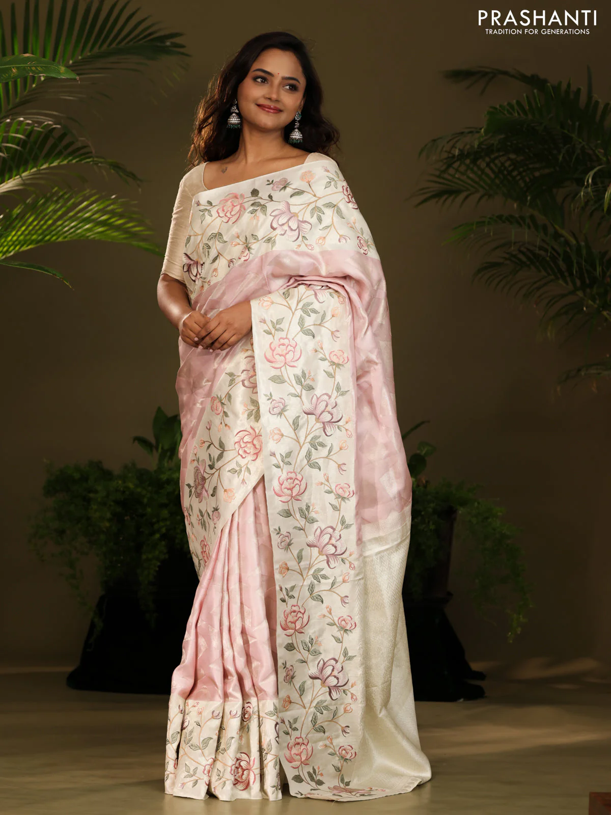Pastel Pink Kanchipuram Silk Saree with floral Embroided Border - Image 2