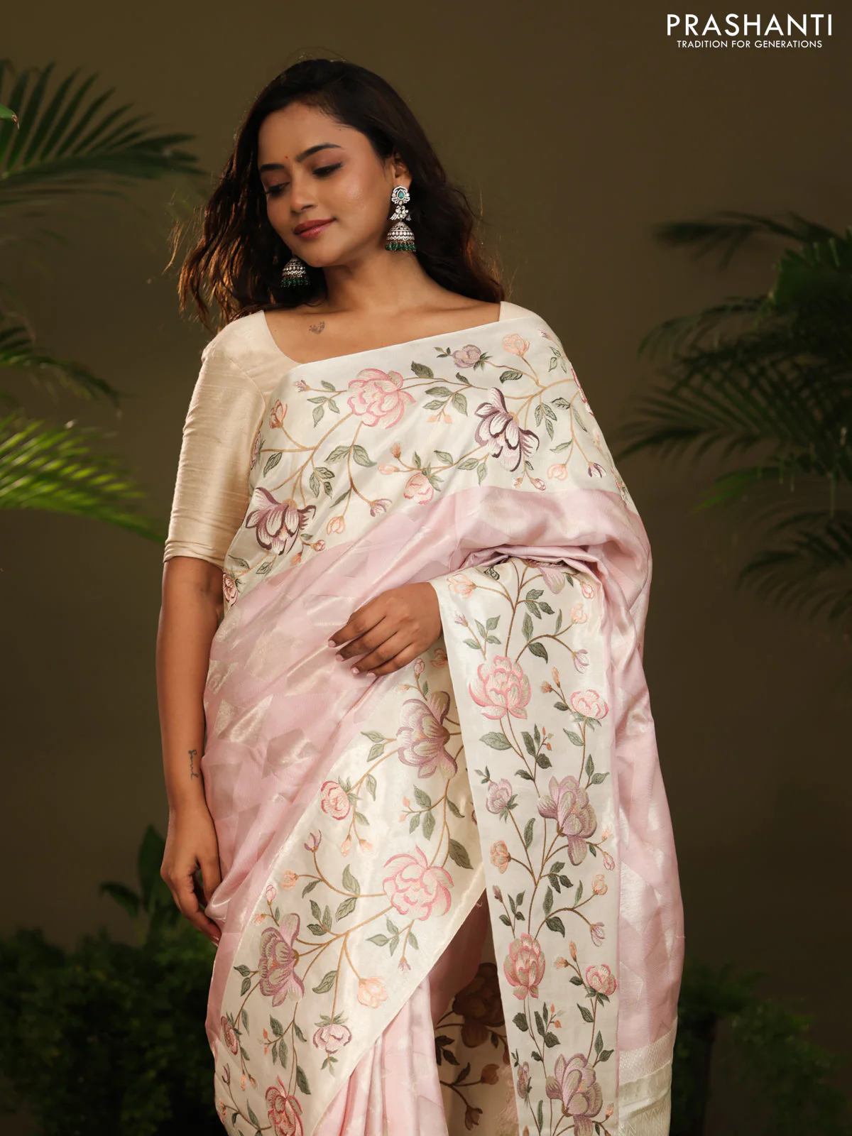 Pastel Pink Kanchipuram Silk Saree with floral Embroided Border - Image 3