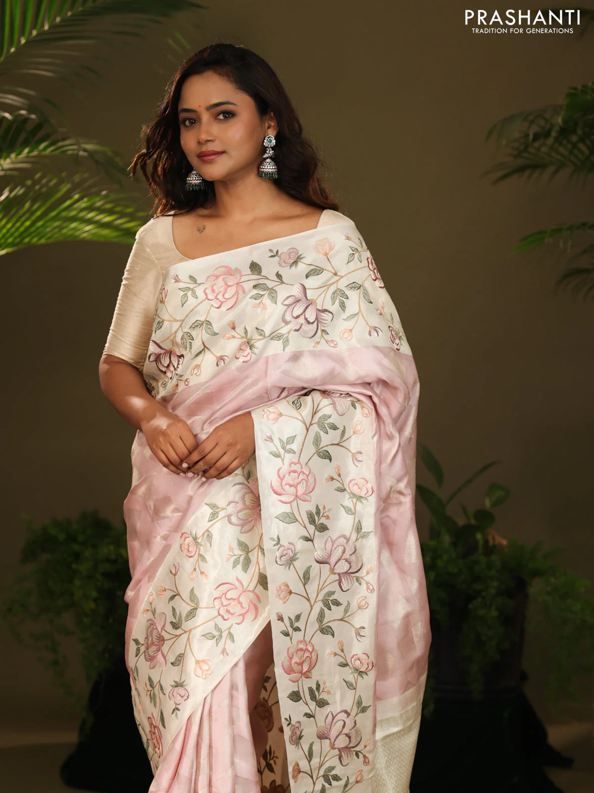 Pastel Pink Kanchipuram Silk Saree with floral Embroided Border - Image 4