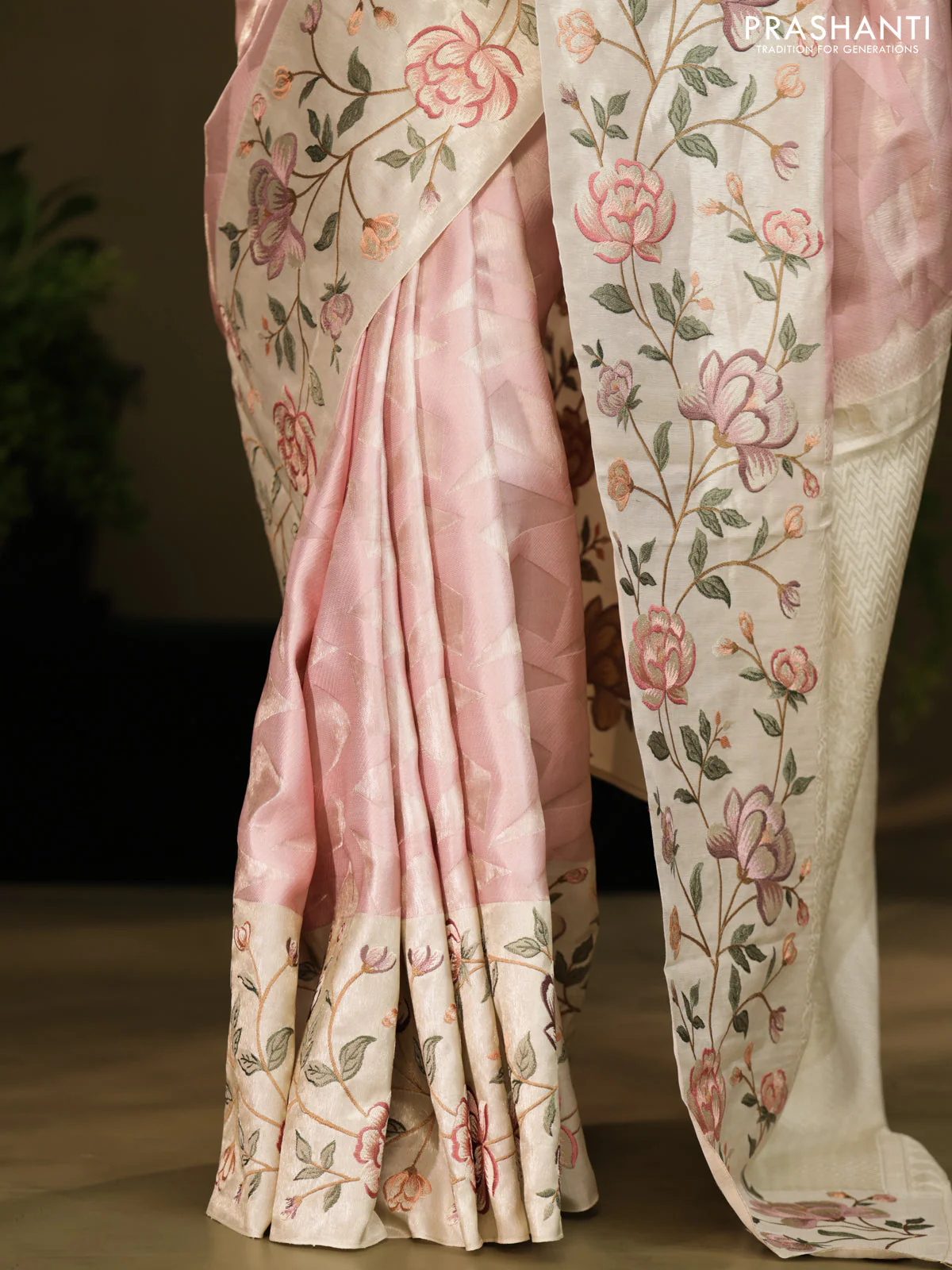Pastel Pink Kanchipuram Silk Saree with floral Embroided Border - Image 5