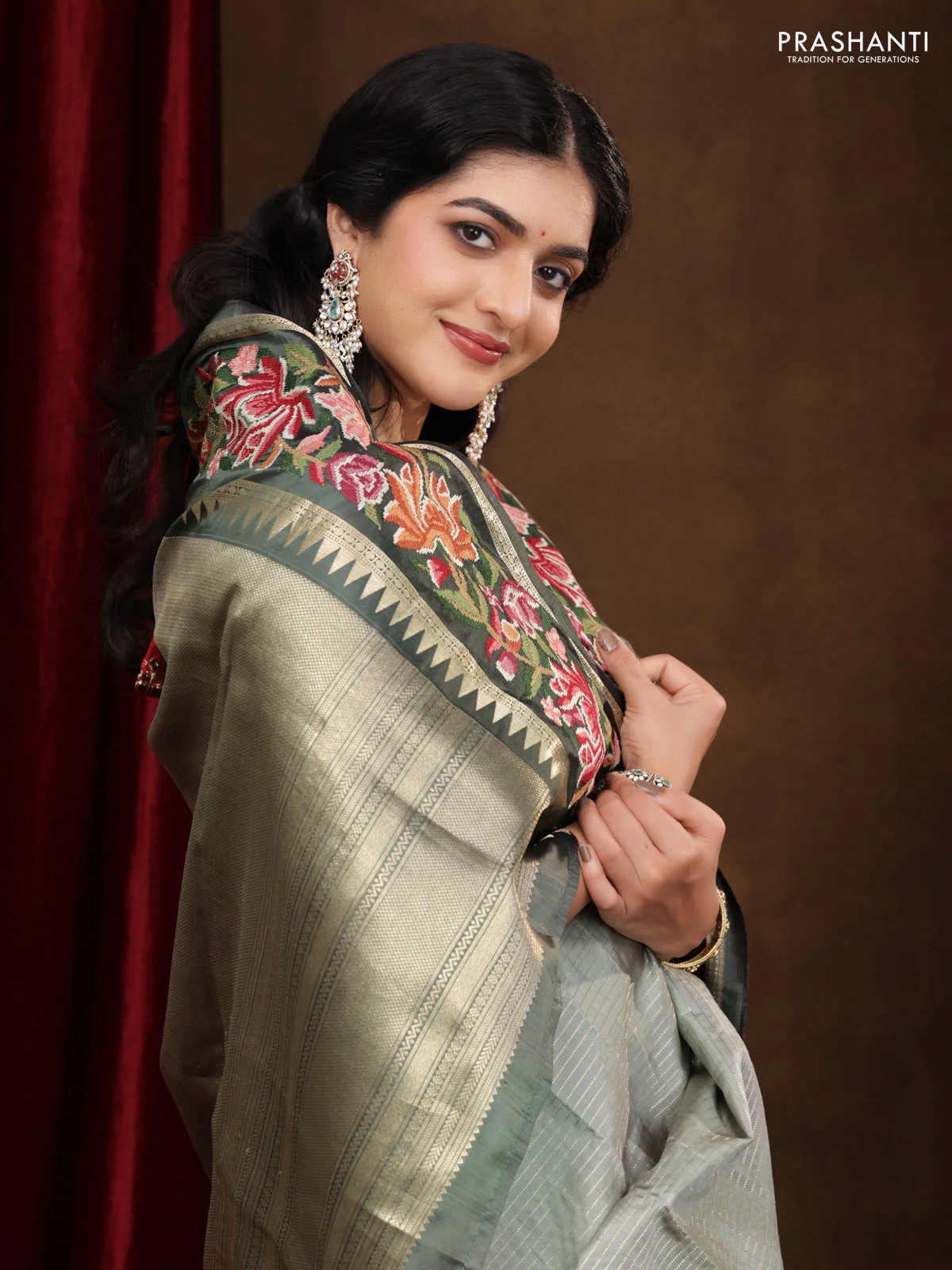 Pastel green -Grey Pure kanchipuram silk saree with Border Embroidery - Image 2