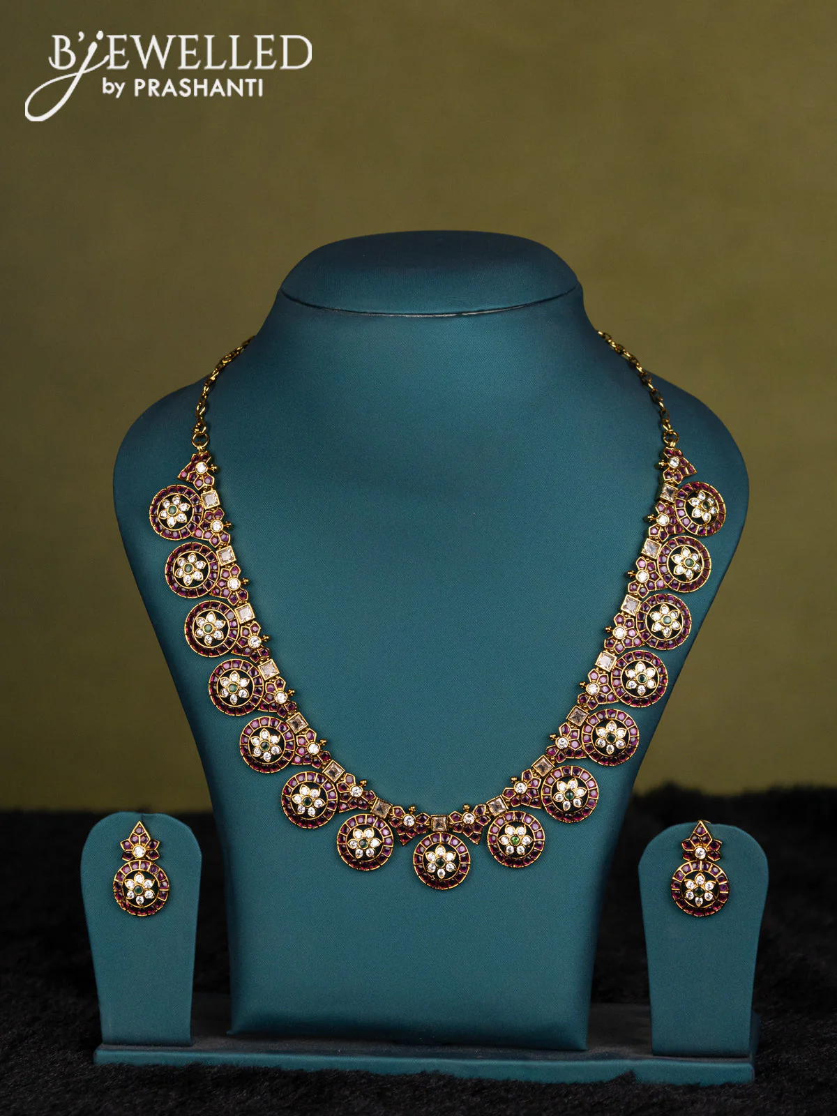 Pastel pink-Peach pink kanchipuram silk saree with matching neck piece - Image 4