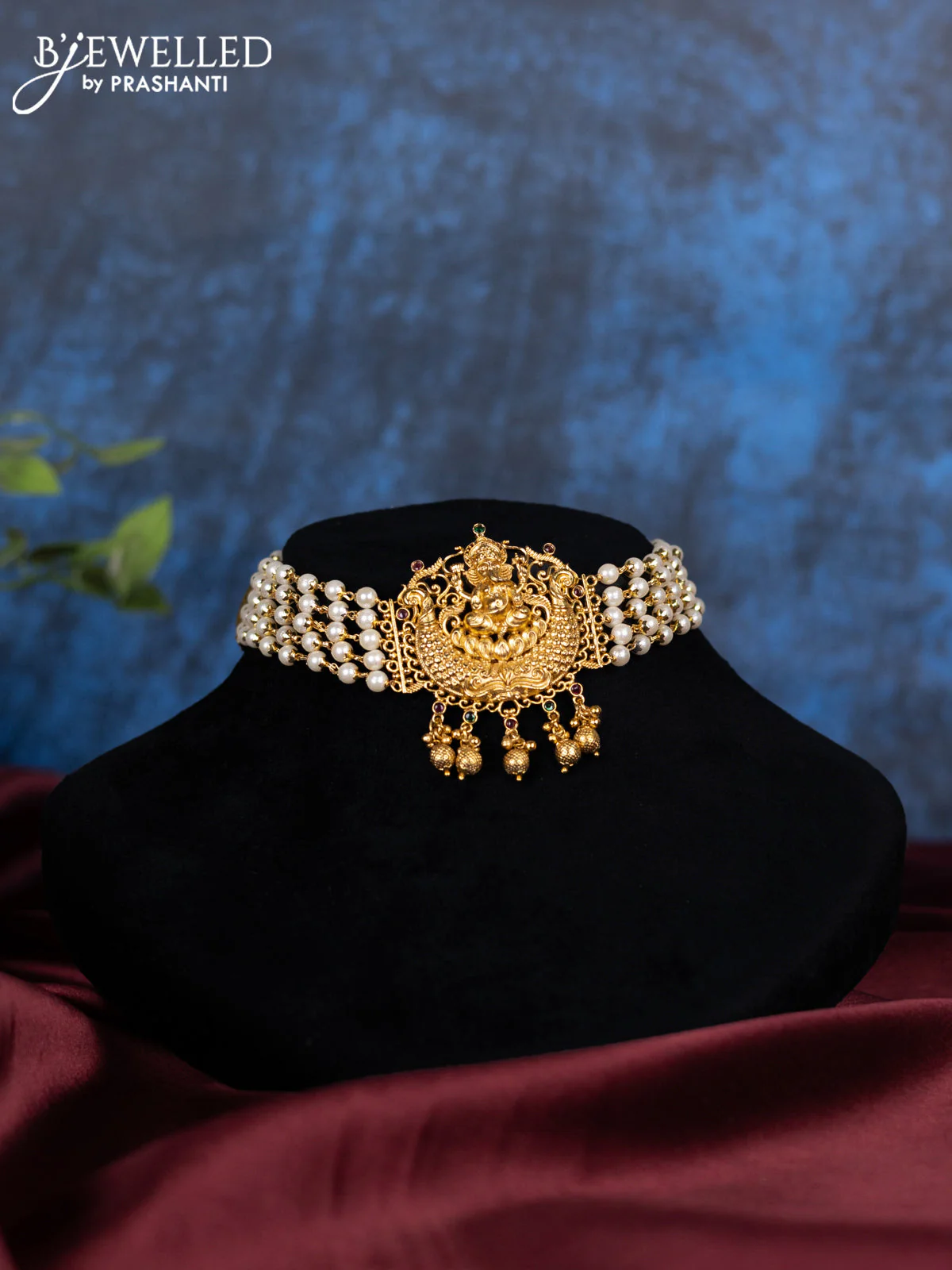 Pearl choker ganesha design with kemp stone and golden beads hanging - Image 2