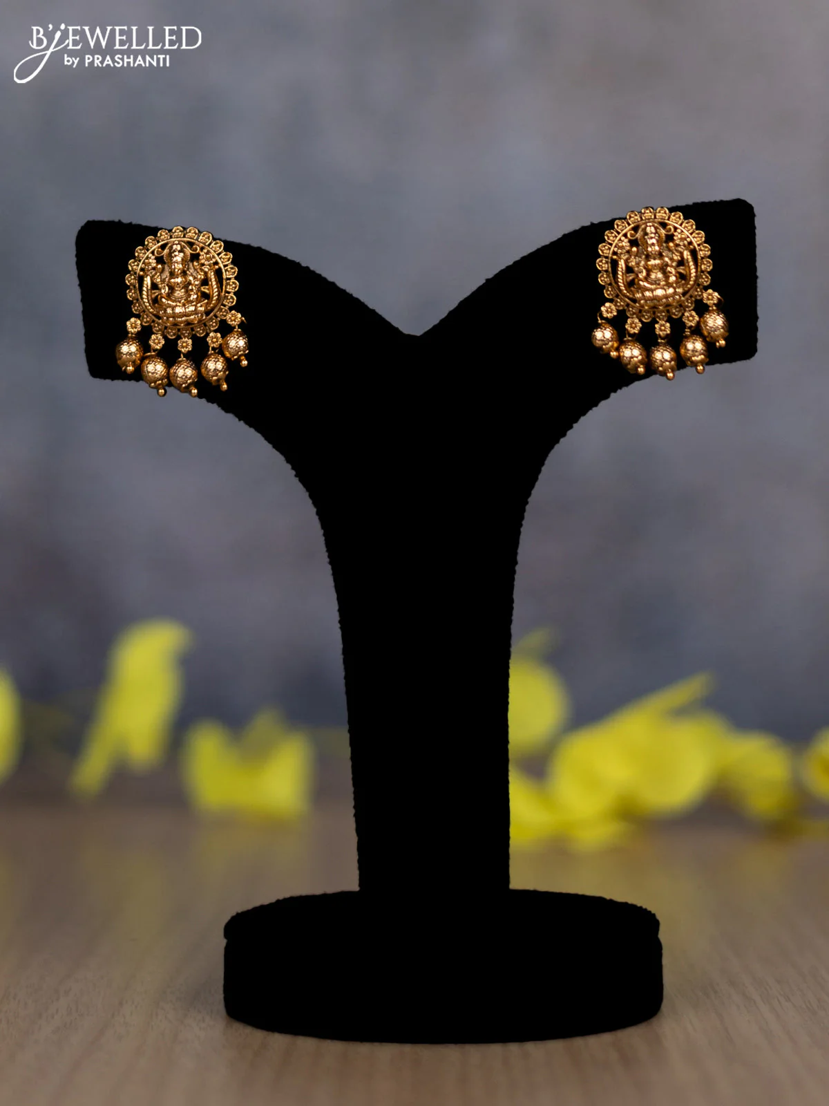 Pearl double layer haram with lakshmi pendant and golden beads hanging - Image 2