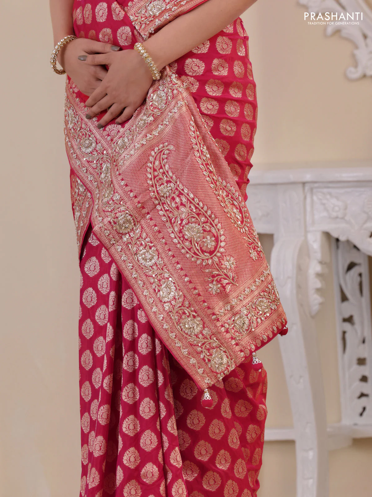 Pink Banarasi Uppada silk saree with allover zari woven buttas & embroidery border - Image 4