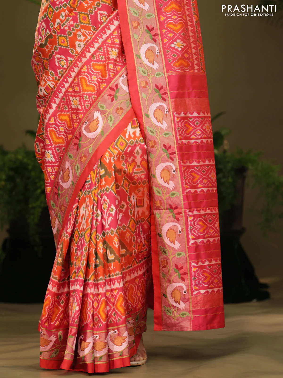 Pink & orange Pochampally Silk saree with Border Embroidery - Image 4