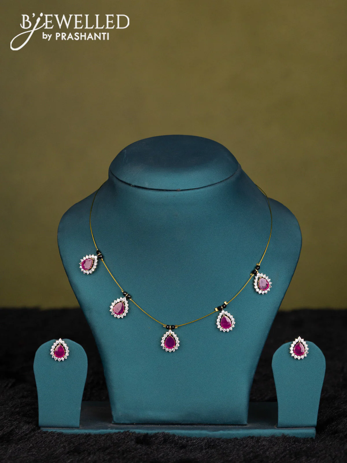Pink raw silk saree with matching Neck piece - Image 5