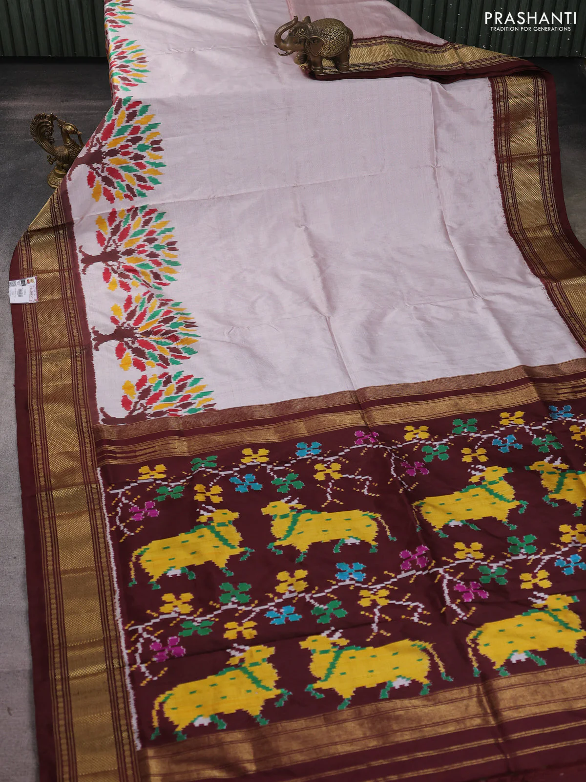 Pochampally silk saree beige and coffee brown with plain body and zari woven border - Image 2
