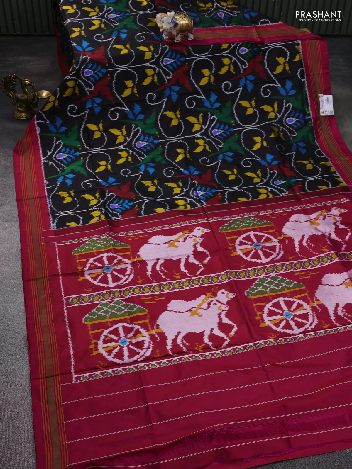 Pochampally silk saree black and pink with allover patola weaves and rettapet border - Image 2