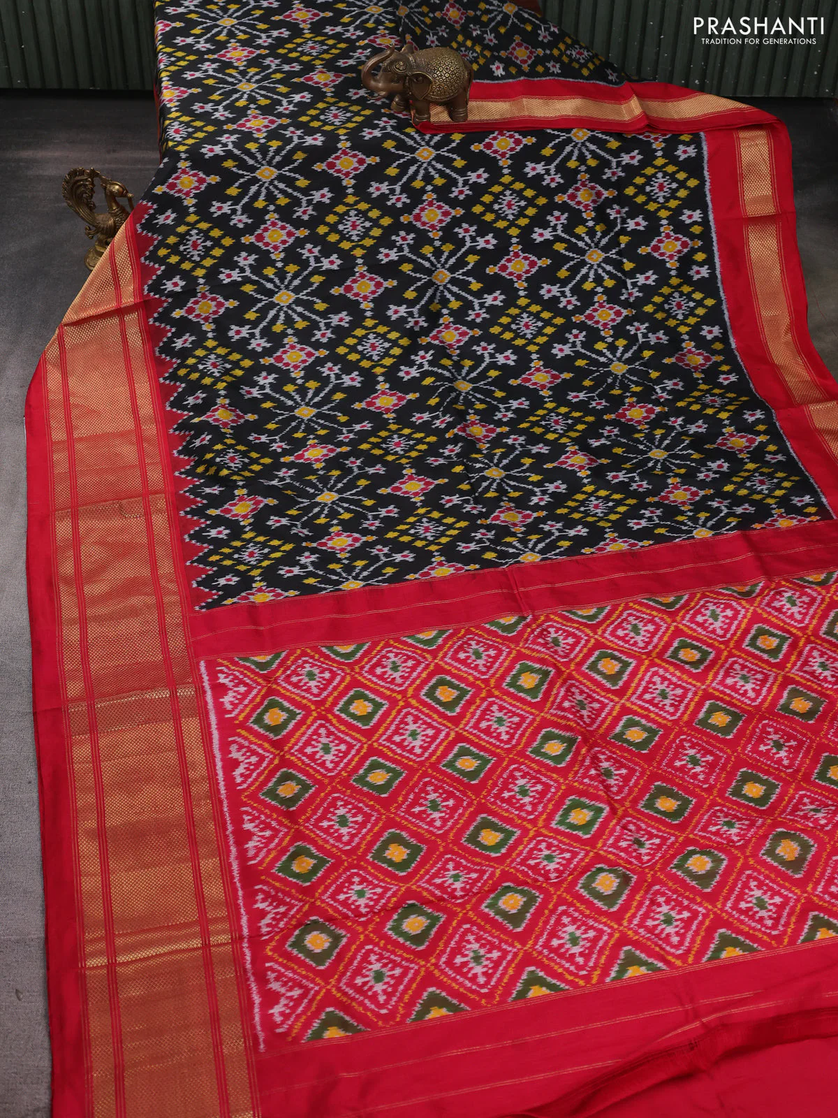 Pochampally silk saree black and pink with allover ikat weaves and temple design long zari woven border - Image 2