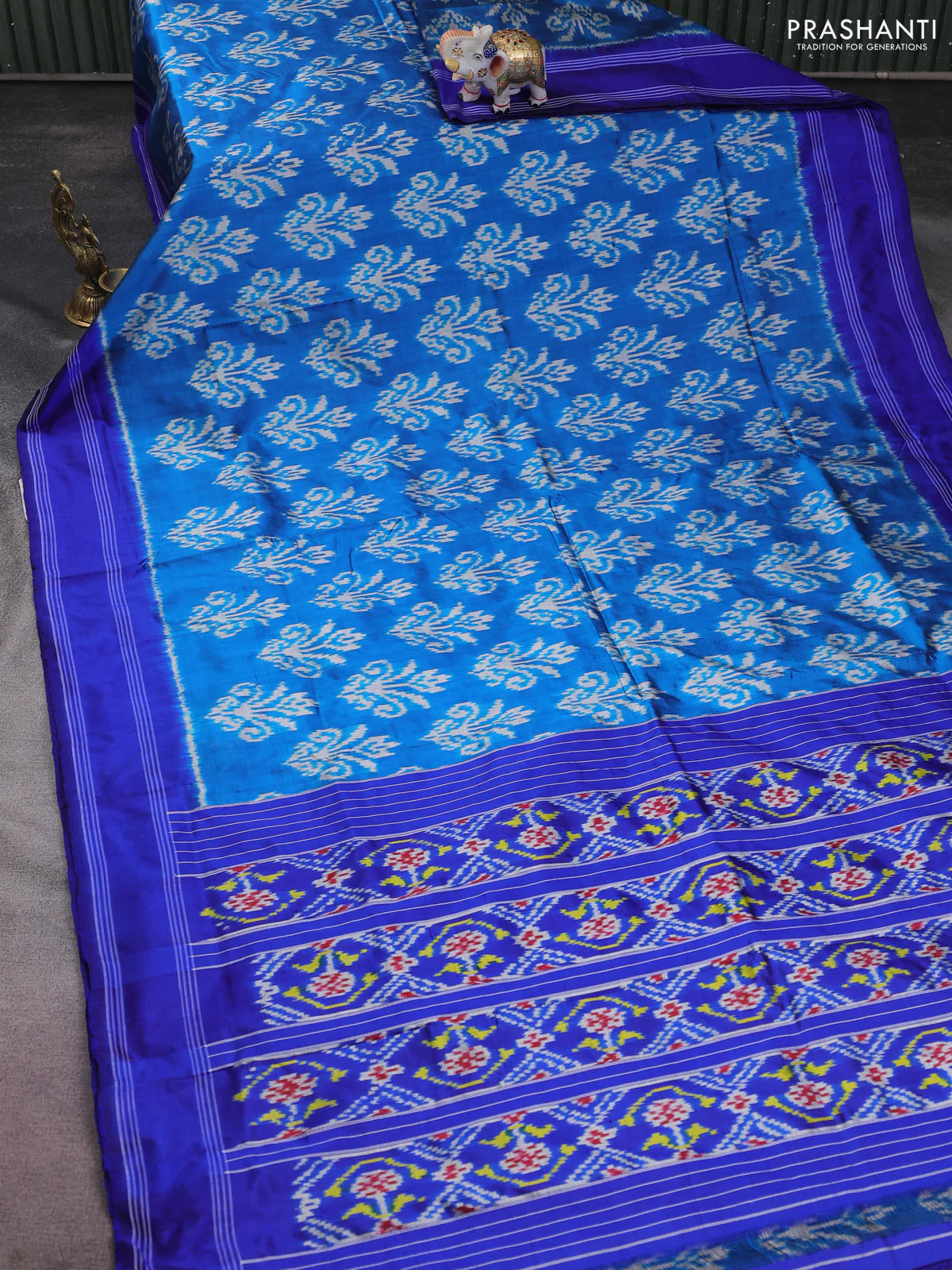 Pochampally silk saree cs blue and blue with allover ikat butta weaves and rettapet woven border - Image 2