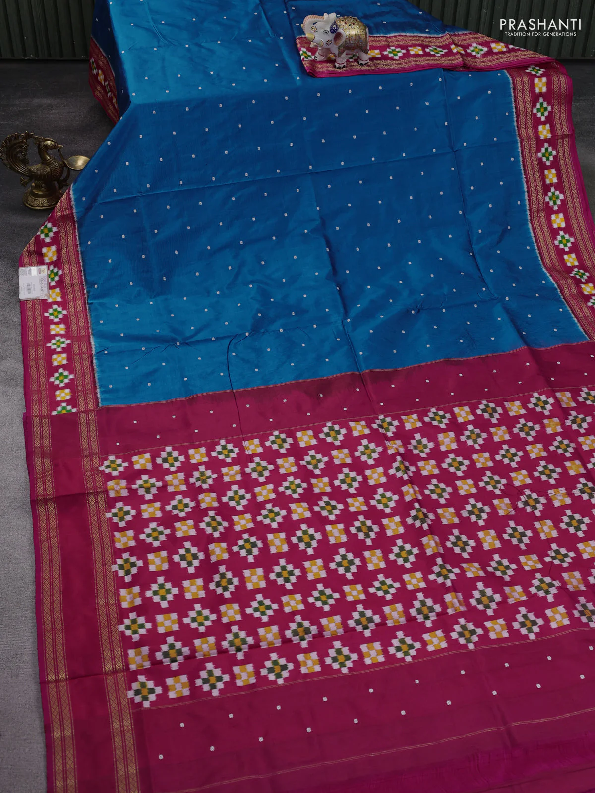 Pochampally silk saree cs blue and pink with allover thread woven buttas and zari woven ikat border - Image 2