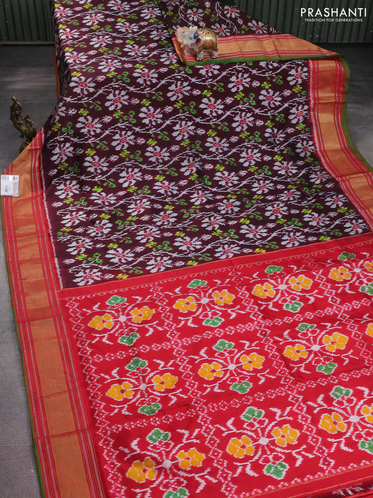 Pochampally silk saree deep maroon and red with allover ikat prints and zari woven border - Image 2