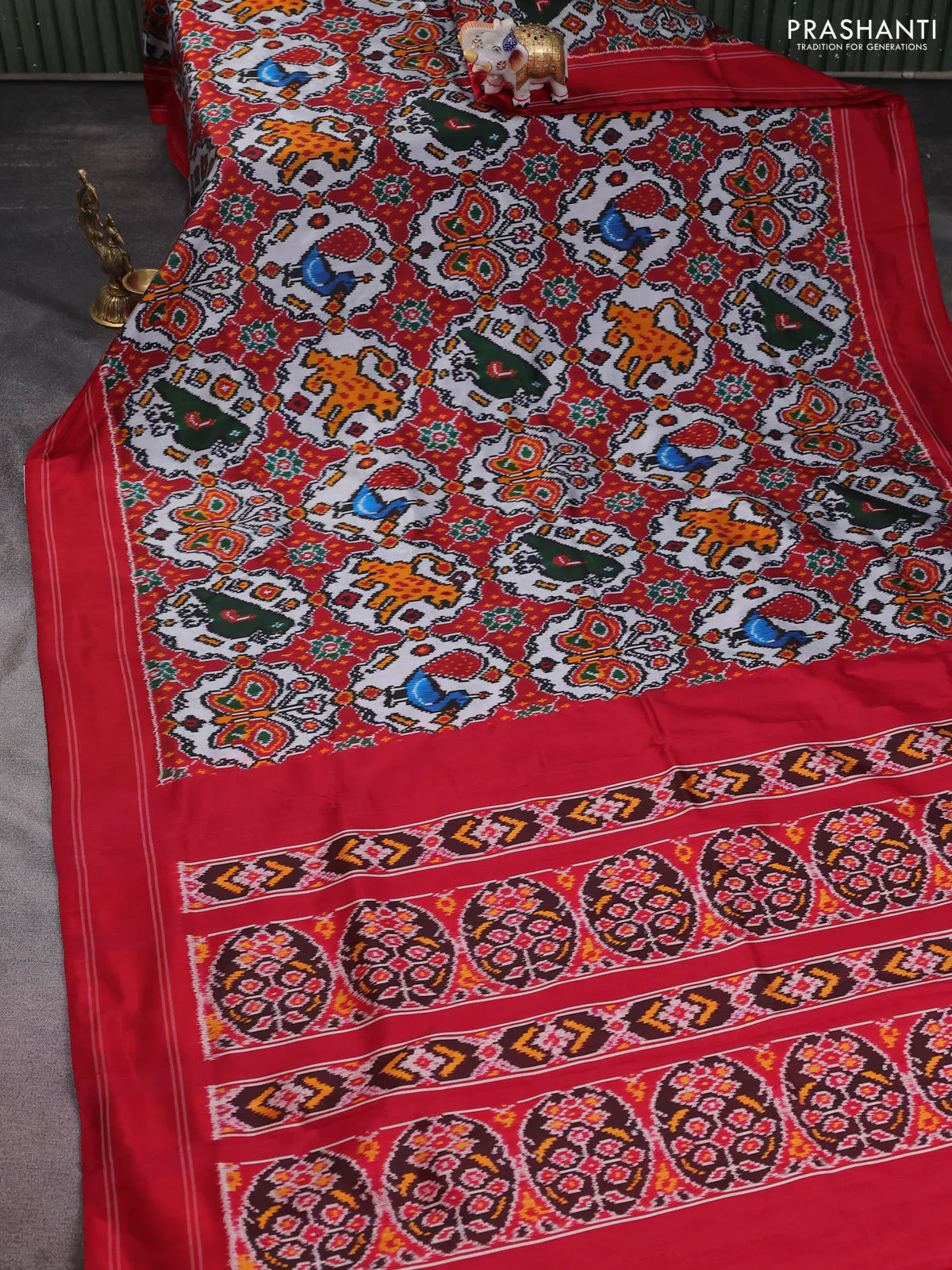 Pochampally silk saree grey and maroon with allover patola weaves and rettapet woven border - Image 2