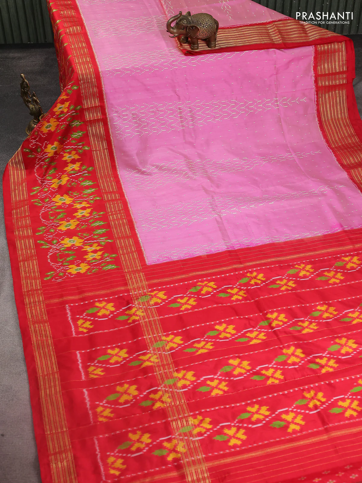 Pochampally silk saree light pink and red with allover ikat weaves and long ikat woven zari border - Image 2