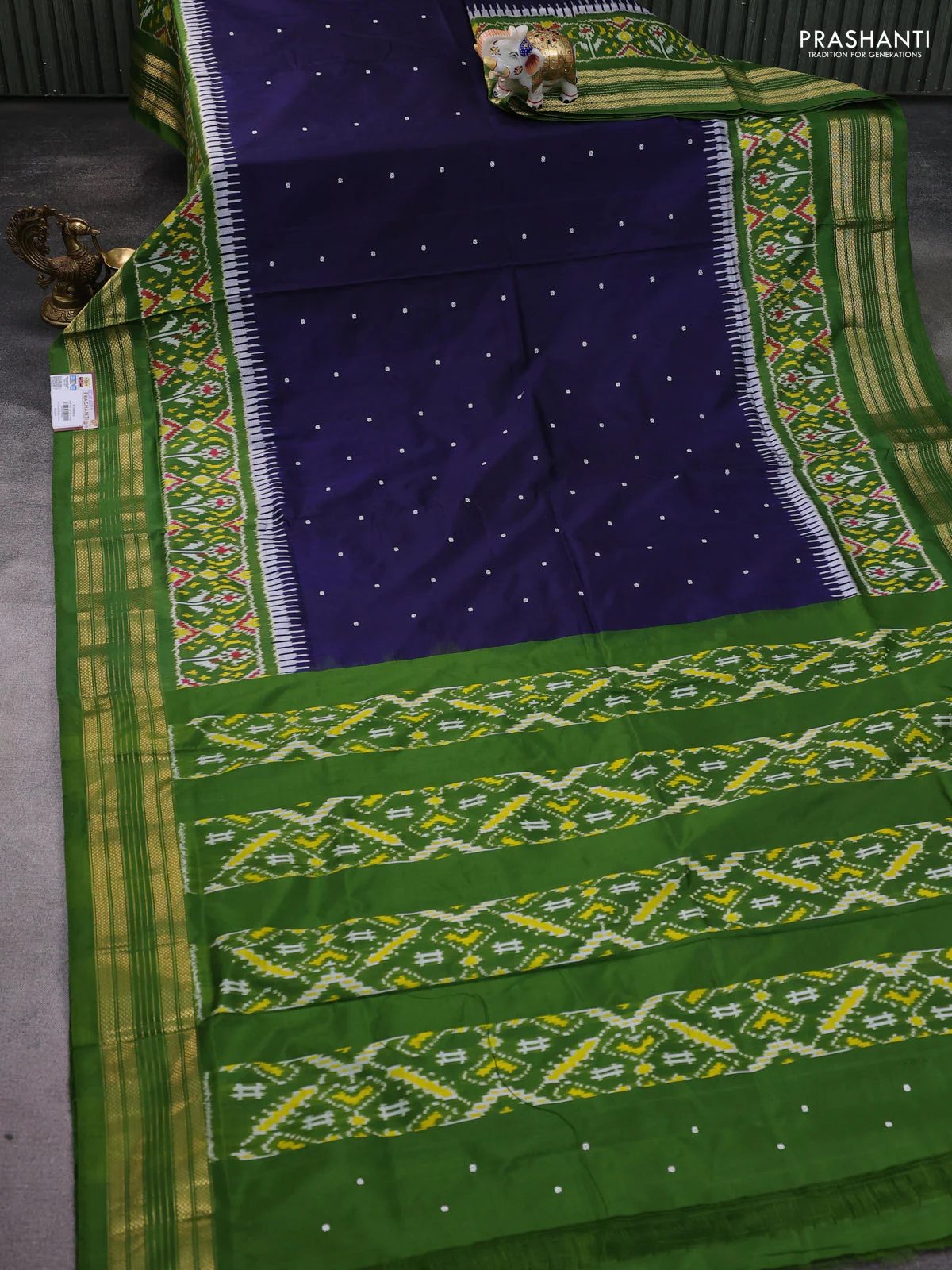 Pochampally silk saree navy blue and sap green with allover thread woven buttas and long ikat woven zari border - Image 2