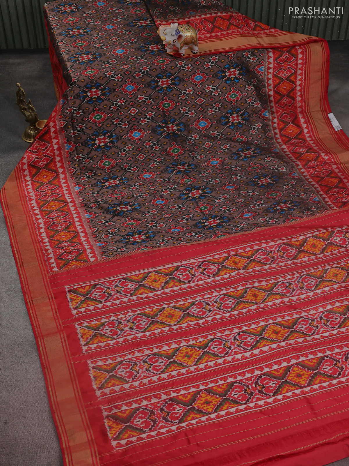 Pochampally silk saree pastel brown and red with allover ikat weaves and long ikat woven zari border - Image 2