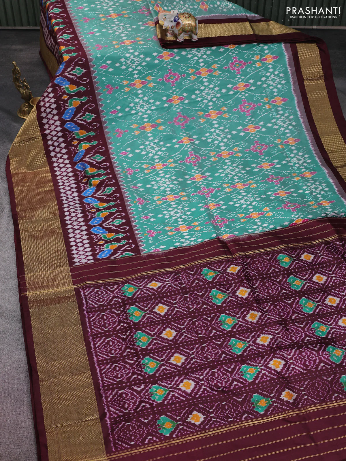 Pochampally silk saree teal green and deep maroon with allover ikat weaves and long ikat woven zari woven border - Image 2