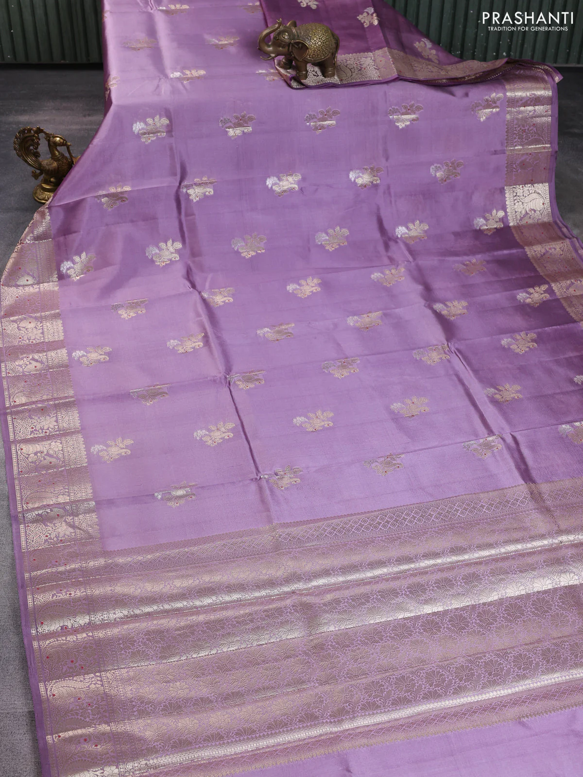 Poona silk saree lavender shade with zari woven buttas and floral zari woven border - Image 2