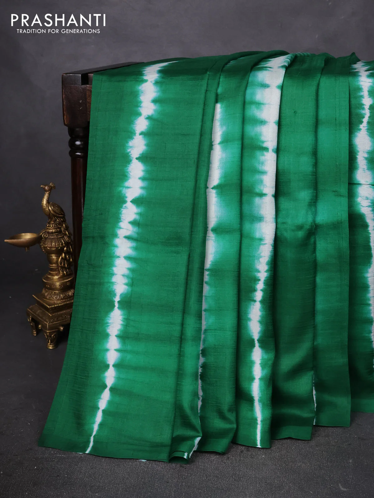 Printed silk saree green and rustic orange with shibori prints and kalamkari hand painted pallu & blouse - Image 2