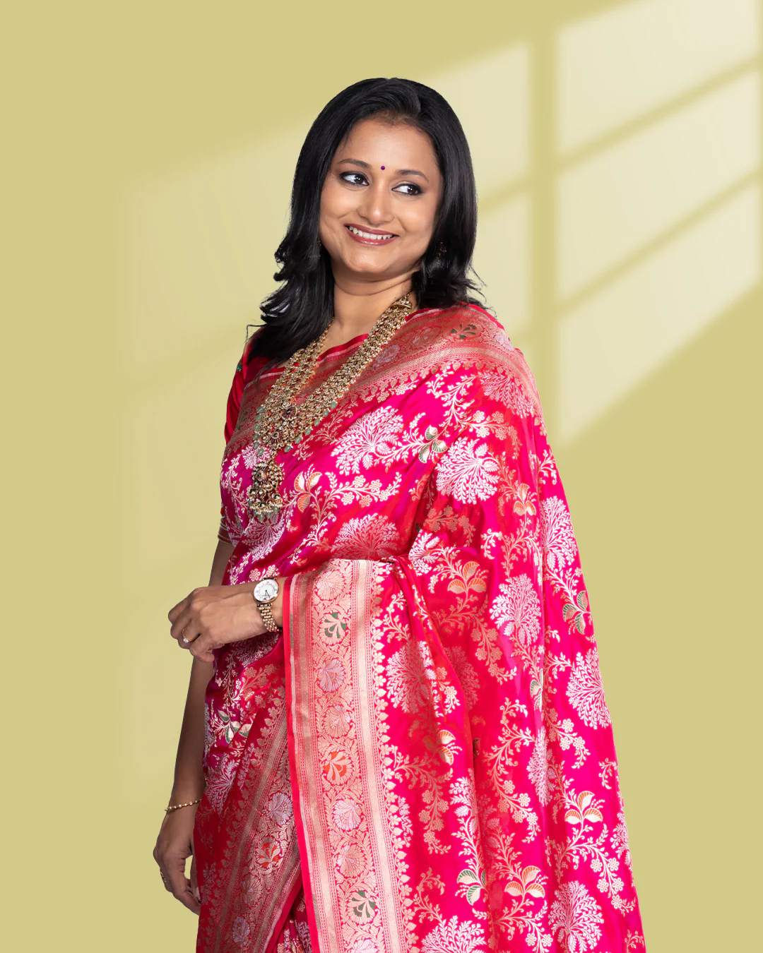 Pure banarasi uppada silk saree rani pink with allover thread & zari weaves and zari woven border - Image 2