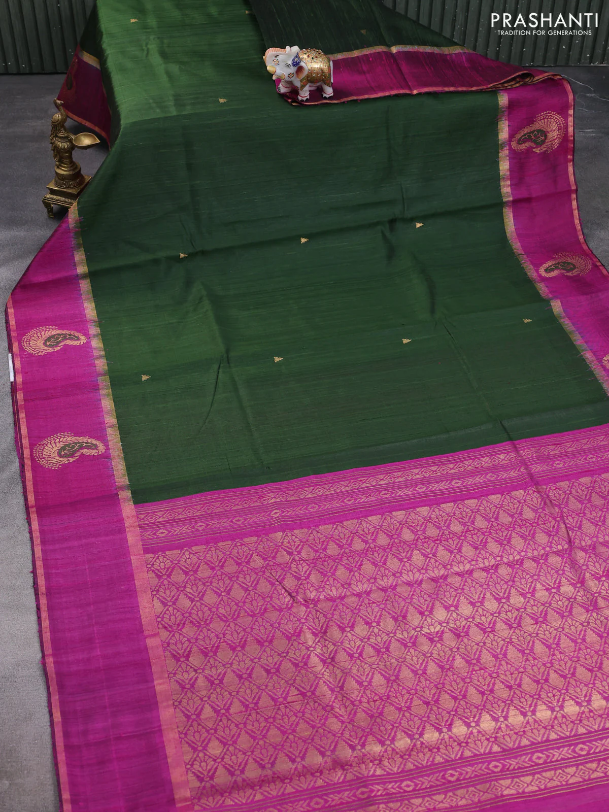 Pure dupion silk saree bottle green and magenta pink with temple zari woven buttas and thread & zari woven paisley border - Image 2