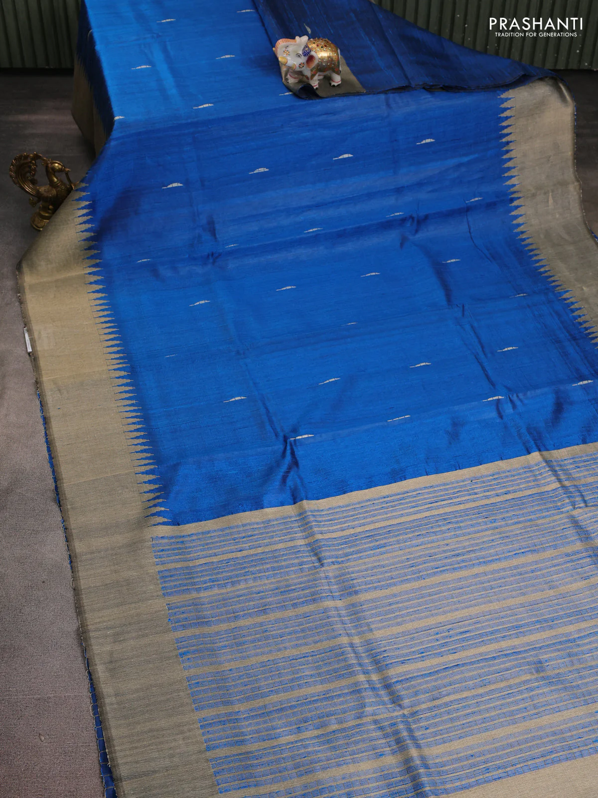 Pure dupion silk saree cs blue and beige with thread woven buttas and temple design border - Image 2