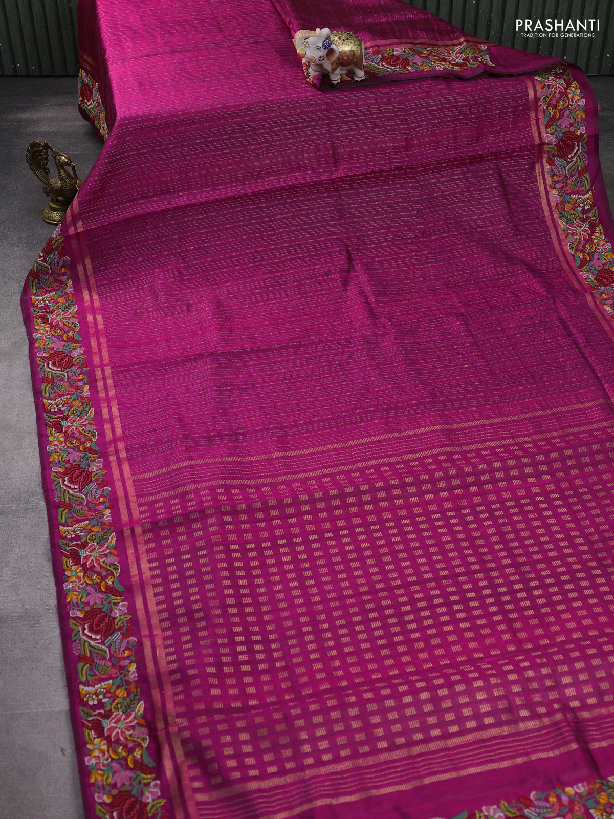 Pure dupion silk saree pink with allover zari weaves and zari woven embroidery border - Image 2