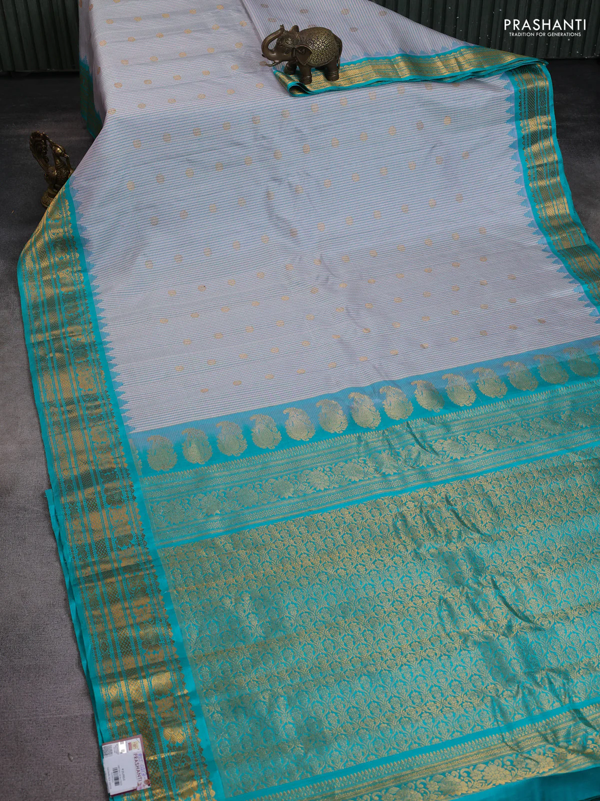 Pure gadwal silk saree cream and teal blue with allover small checks & zari buttas and temple design zari woven border - Image 2