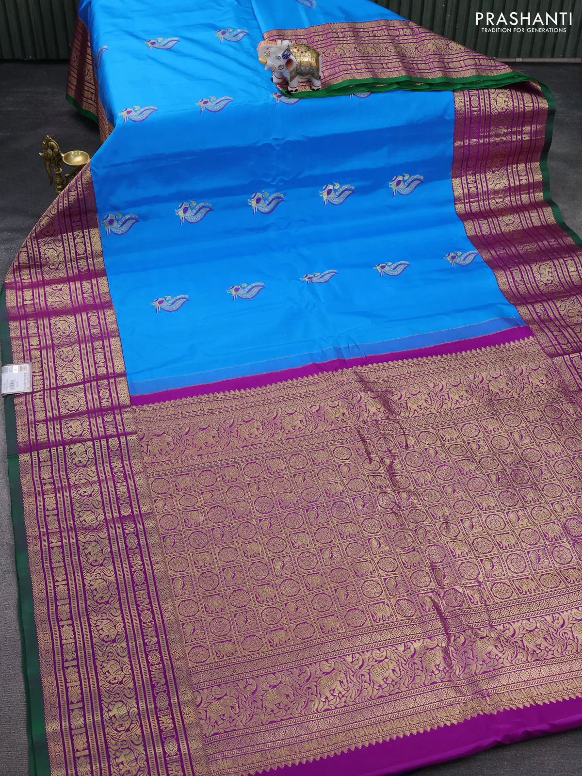 Pure gadwal silk saree cs blue and purple with thread & zari woven buttas and long zari woven border - Image 2