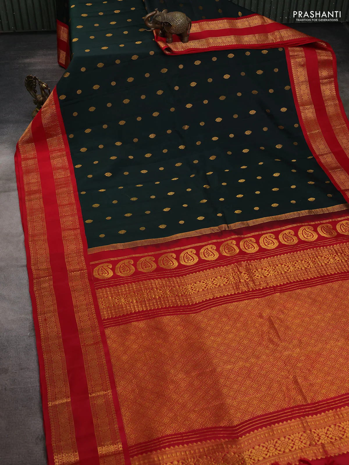 Pure gadwal silk saree deep bottle green and red with zari woven buttas and rettapet zari woven border - Image 2