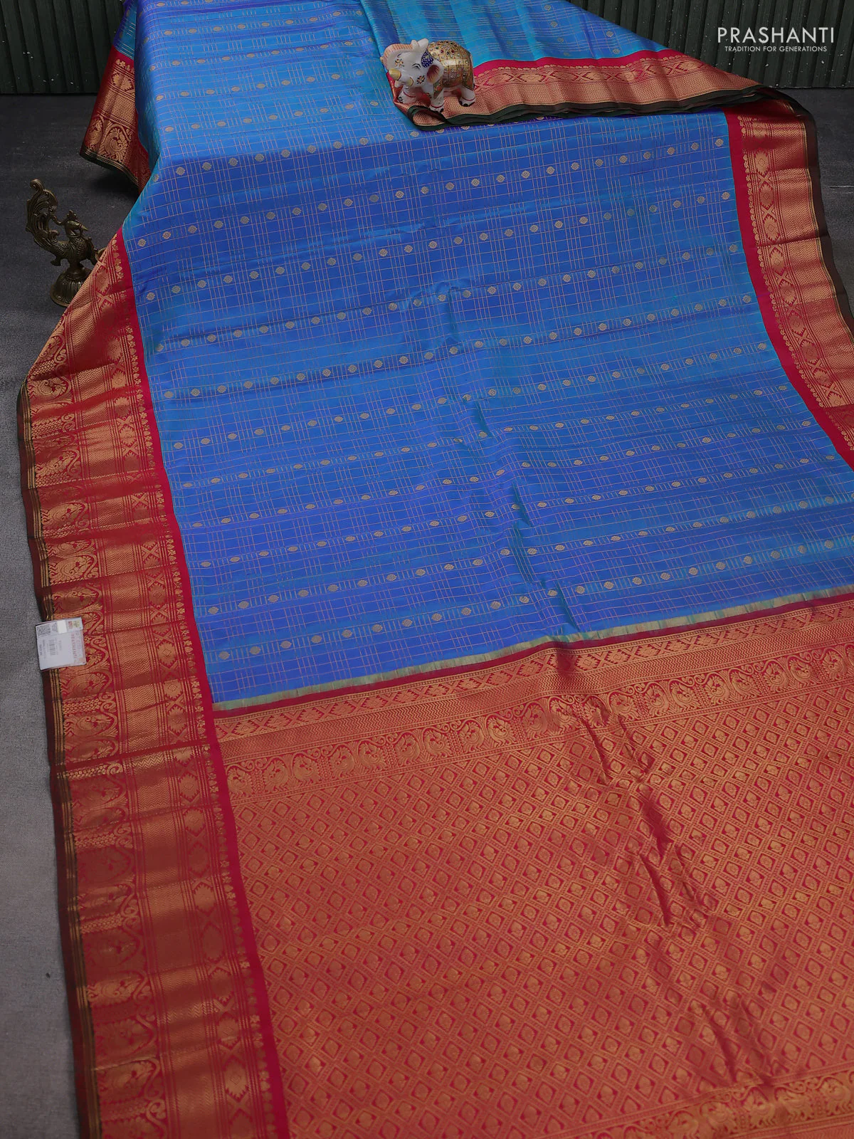 Pure gadwal silk saree dual shade of bluish green and pink with allover zari checks & buttas and long rich zari woven border - Image 2