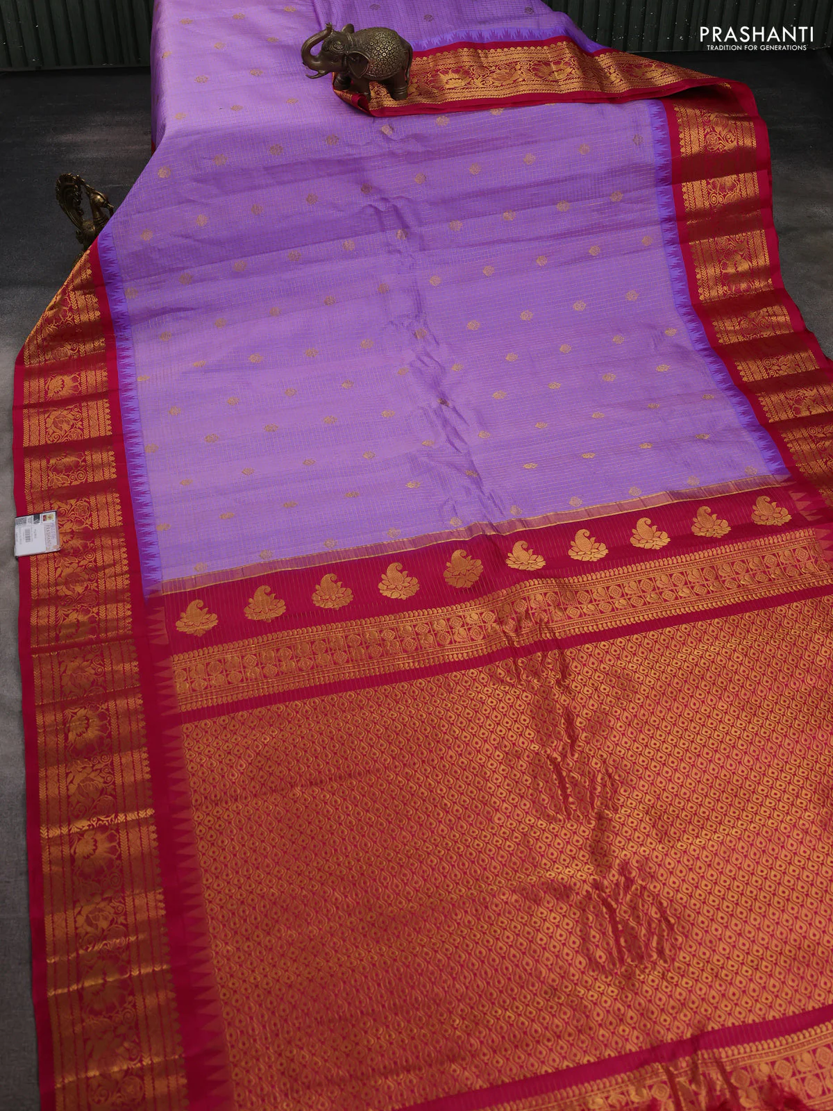 Pure gadwal silk saree lavender and pink with allover zari checks & buttas and temple design zari woven border - Image 2