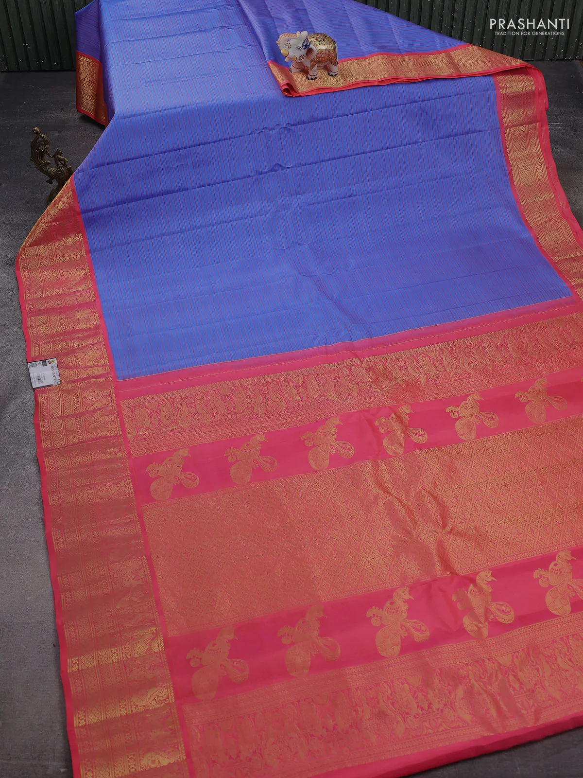 Pure gadwal silk saree lavender shade and peach pink with allover stripe pattern and long zari woven border - Image 2