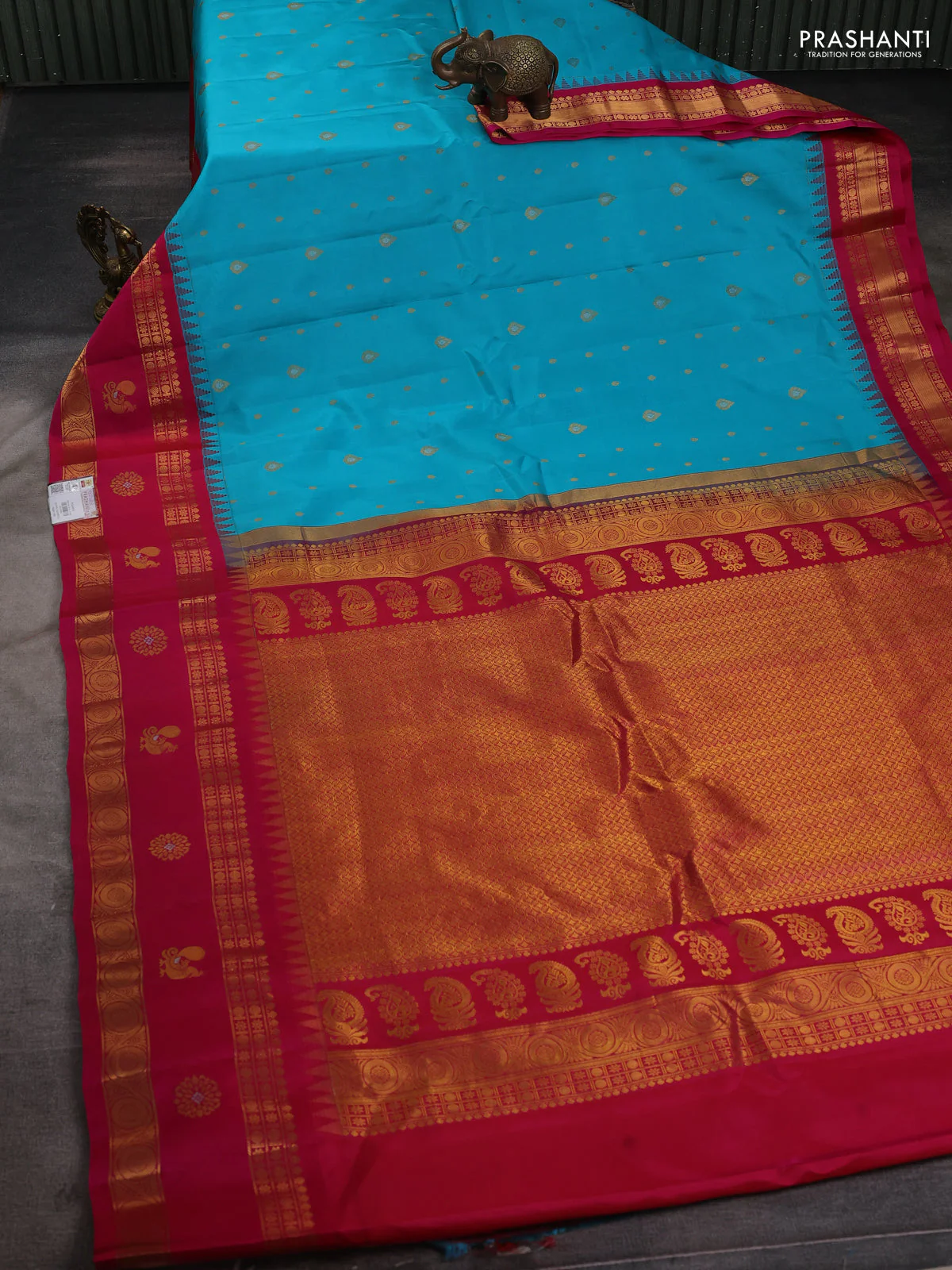 Pure gadwal silk saree light blue and pink with zari woven buttas and temple design rettapet zari woven border - Image 2
