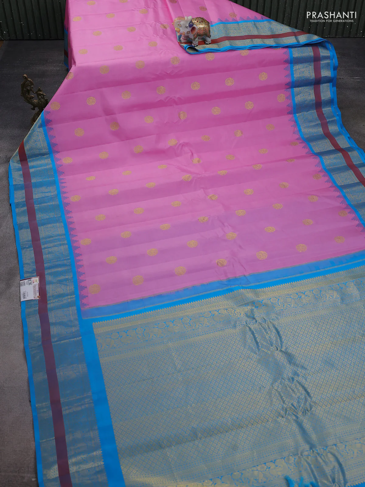 Pure gadwal silk saree lotus pink and cs blue with zari woven buttas and long temple design zari woven border - Image 2