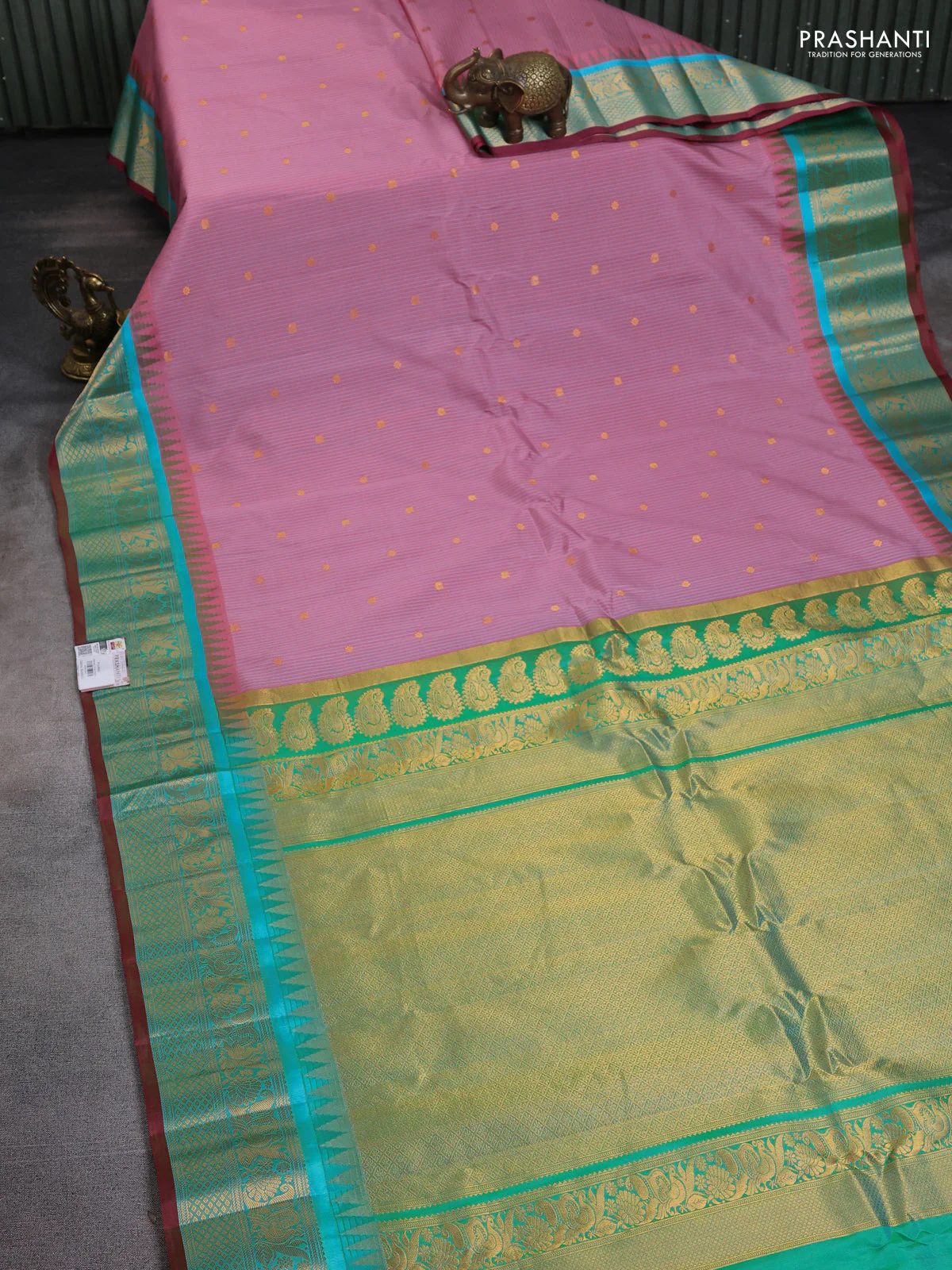 Pure gadwal silk saree mauve pink and teal green with allover small checks & zari buttas and temple design zari woven border - Image 2