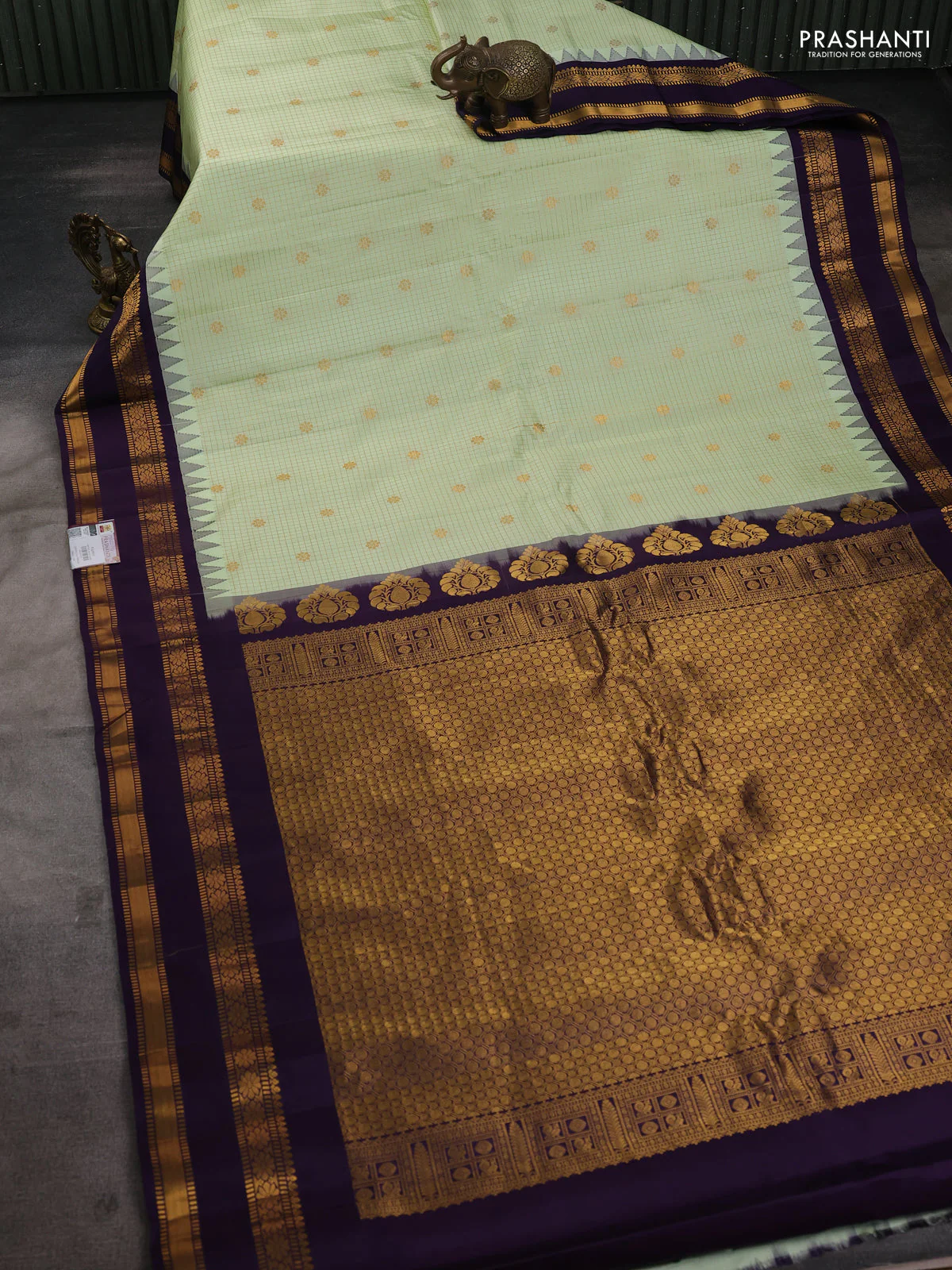 Pure gadwal silk saree mild pista green and deep purple with allover zari checks & buttas and temple design rettapet zari woven border - Image 2