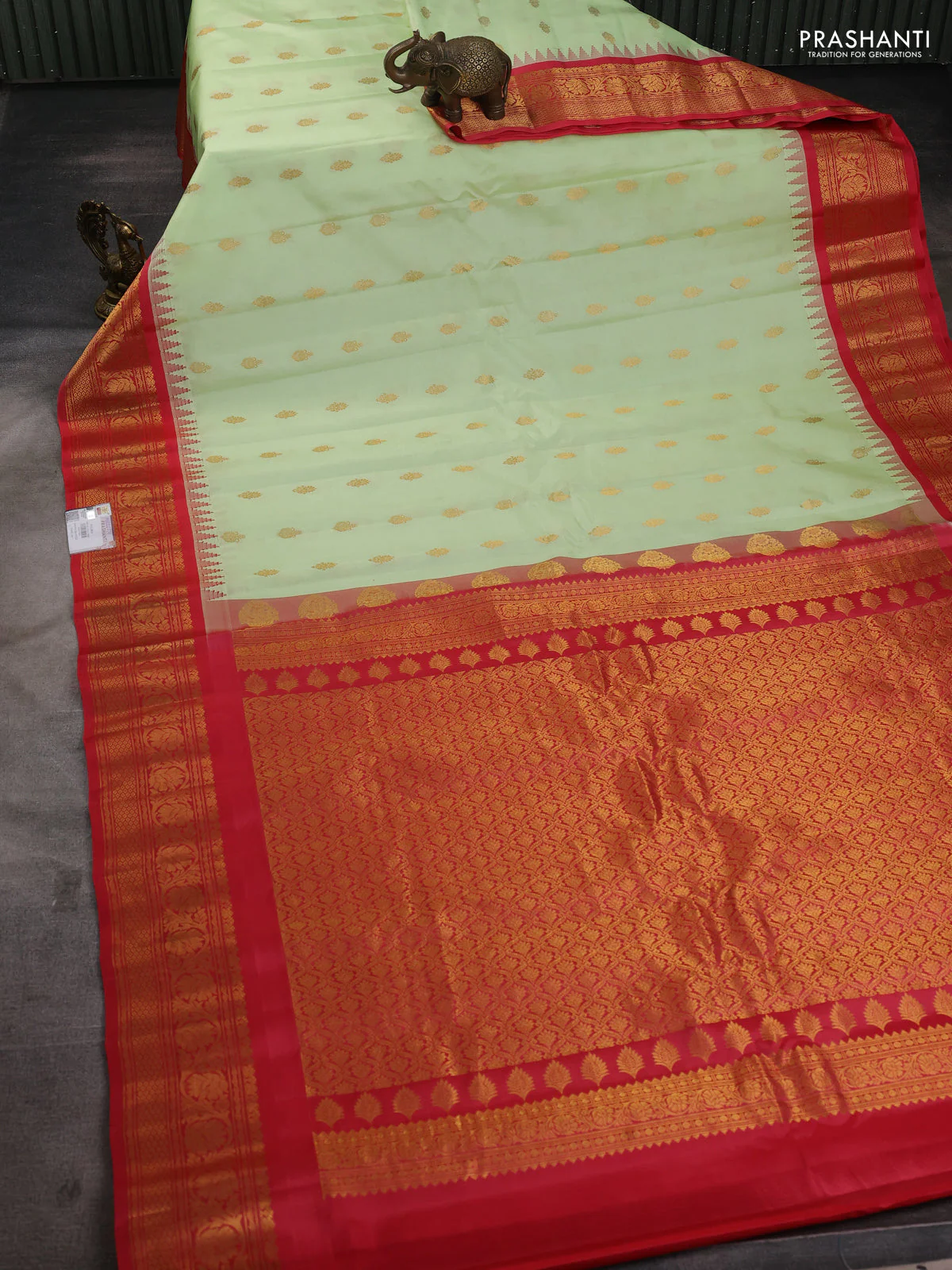 Pure gadwal silk saree mild pista green and red with zari woven buttas and temple design zari woven border - Image 2
