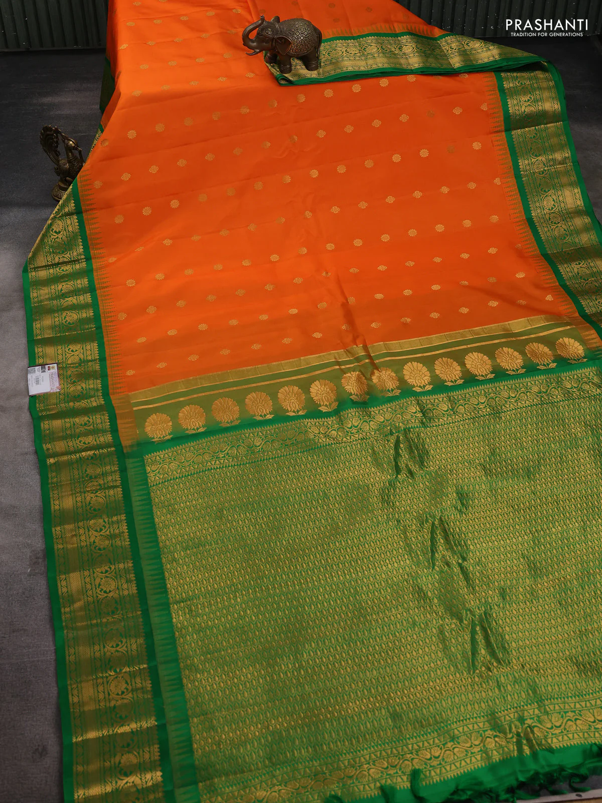 Pure gadwal silk saree orange and green with zari woven buttas and temple design zari woven border - Image 2