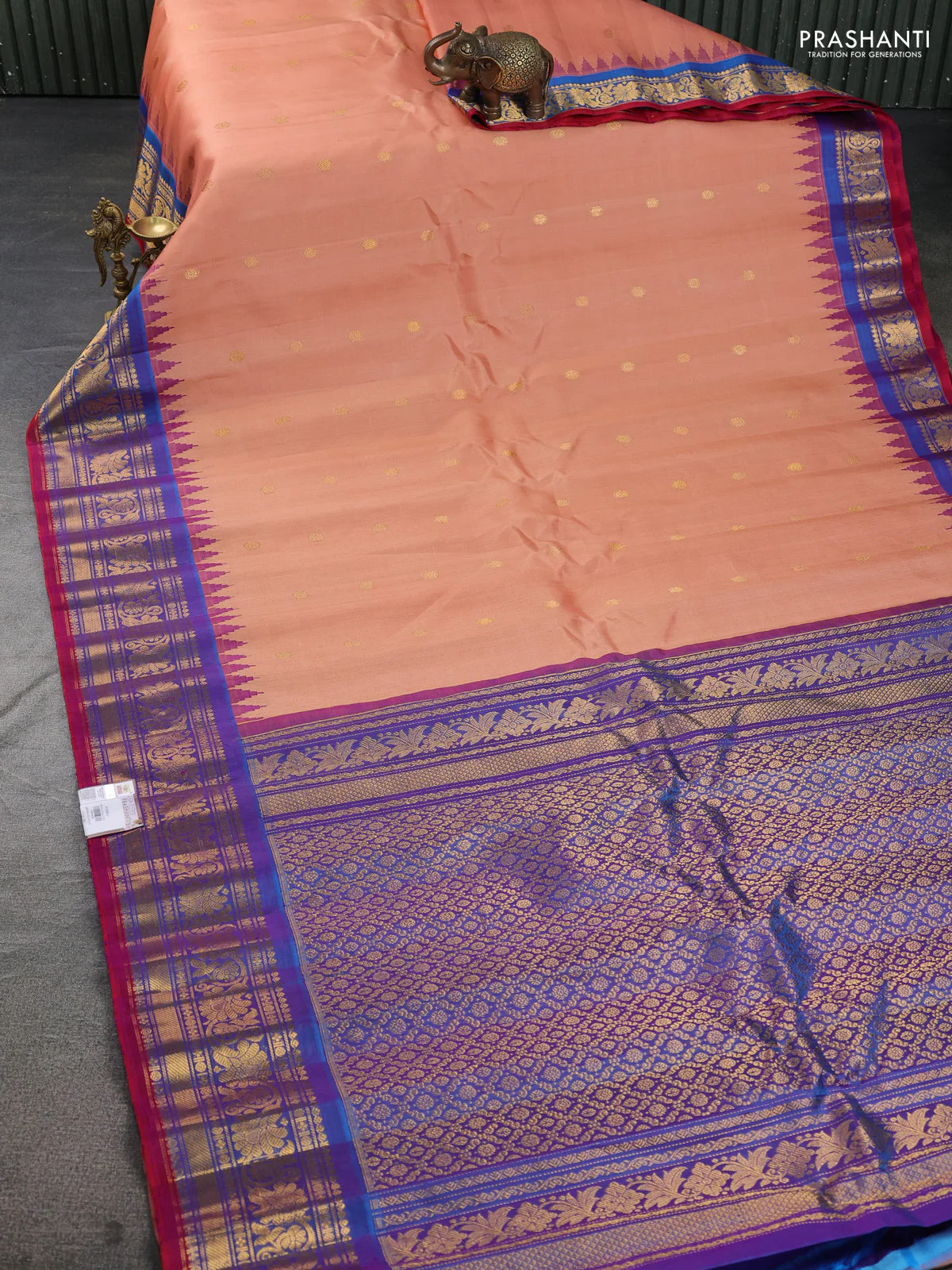 Pure gadwal silk saree peach orange and dual shade of bluish purple with thread & zari woven buttas and temple design zari woven border - Image 2