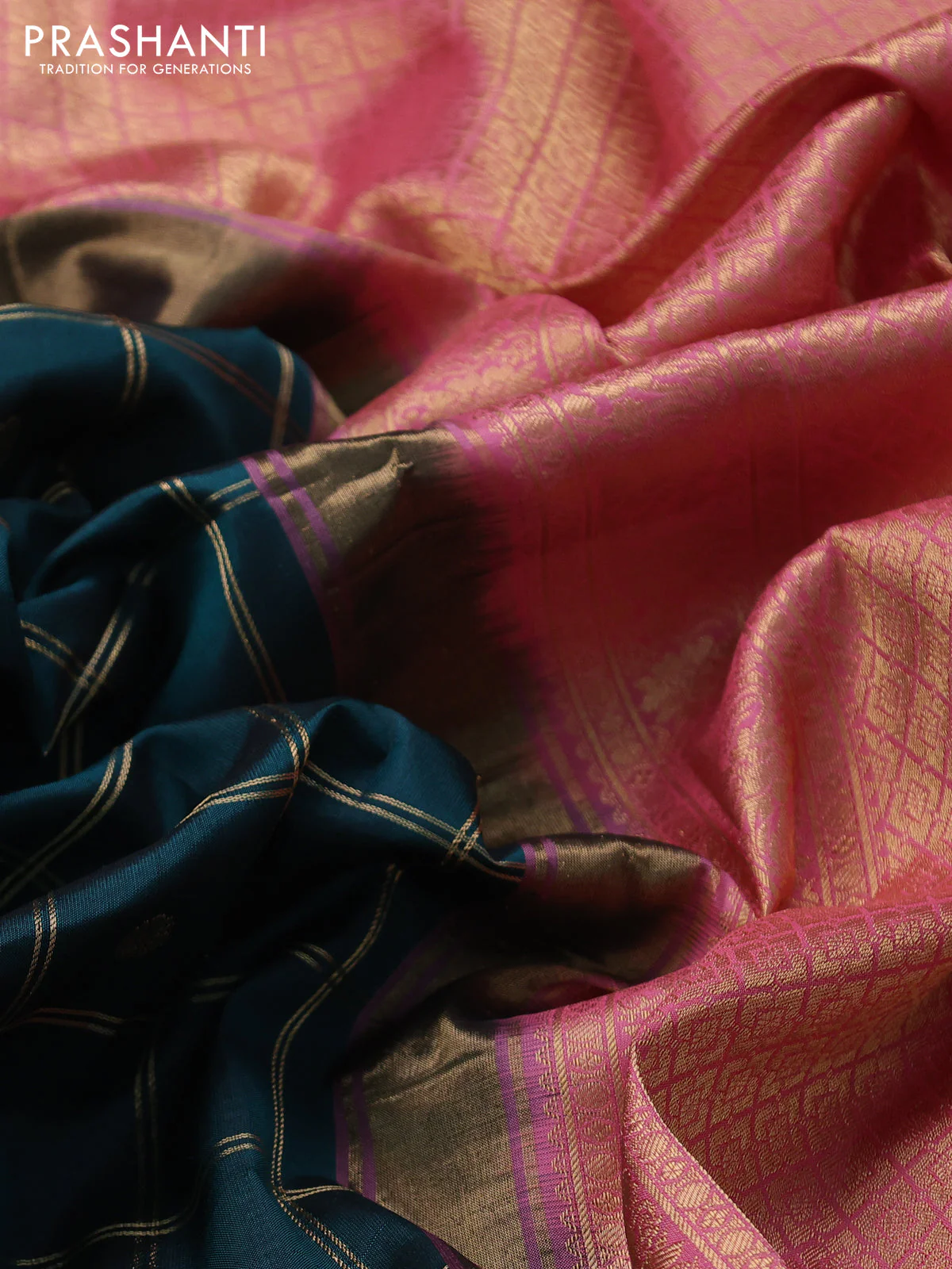 Pure gadwal silk saree peacock green and peach pink with allover zari checks & buttas and temple design zari woven border - Image 3