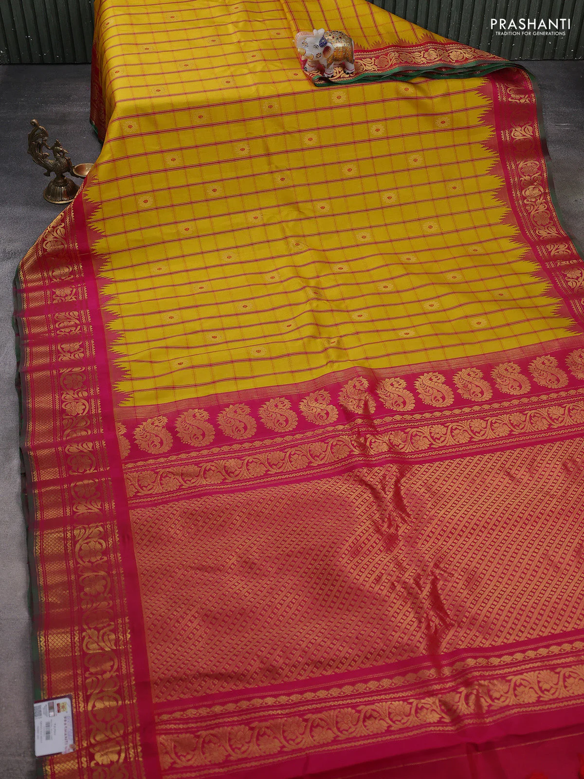 Pure gadwal silk saree yellow and pink with allover checks & buttas and temple design zari woven border - Image 2