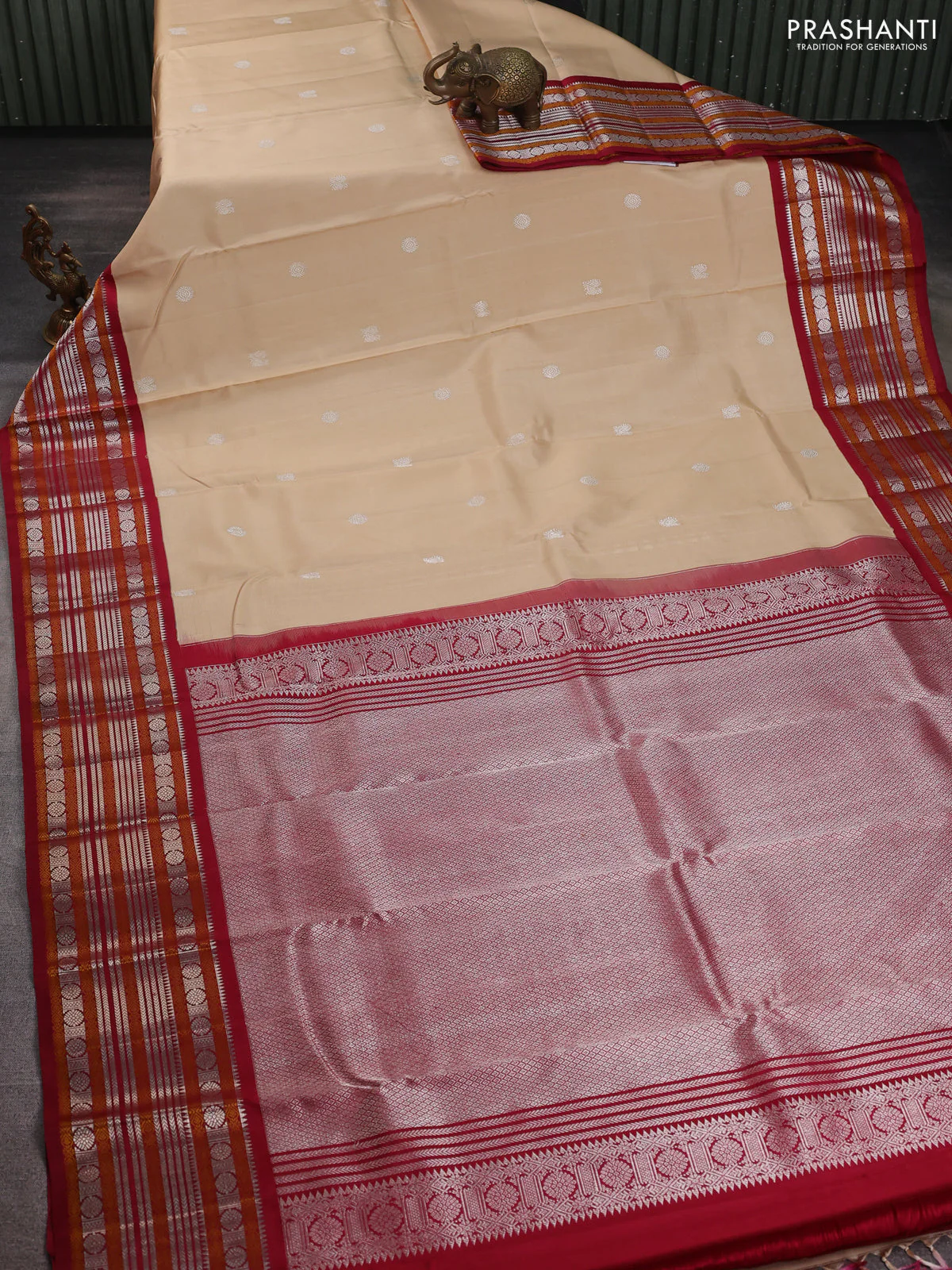 Pure kanchipuram silk saree beige and maroon with silver zari woven buttas and thread & zari woven border - Image 2