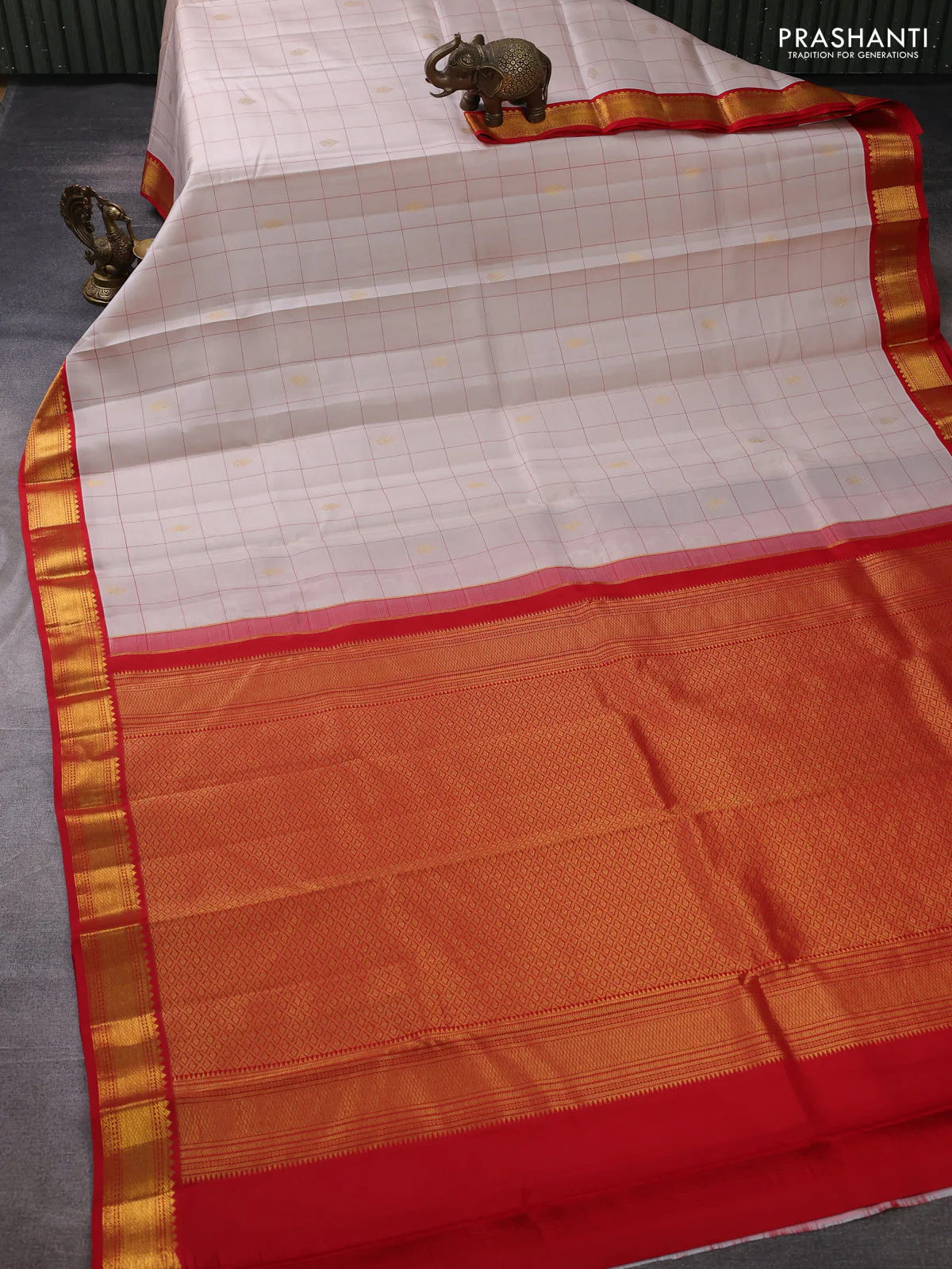 Pure kanchipuram silk saree beige and red with allover checks & buttas and zari woven korvai border - Image 2