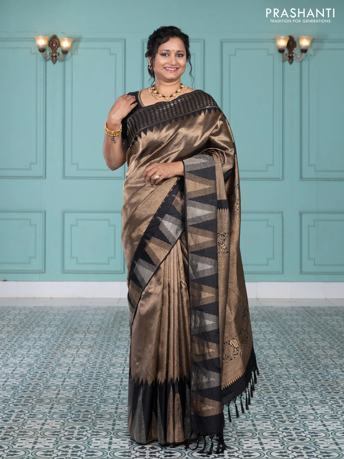 Pure kanchipuram silk saree black with allover zari woven brocade weaves and temple design zari woven border - Image 4