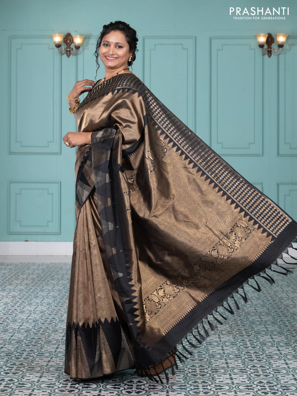 Pure kanchipuram silk saree black with allover zari woven brocade weaves and temple design zari woven border - Image 5